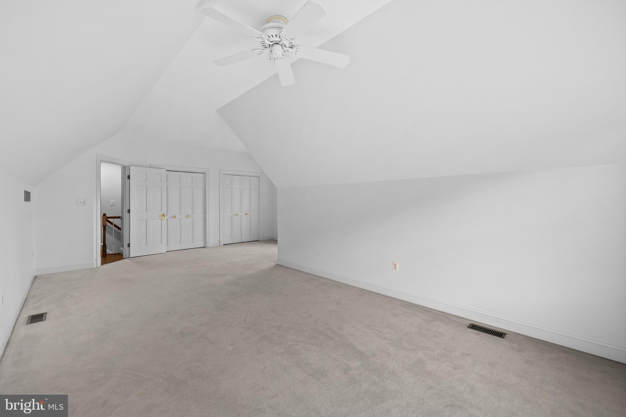 BROOKFIELD - Residential