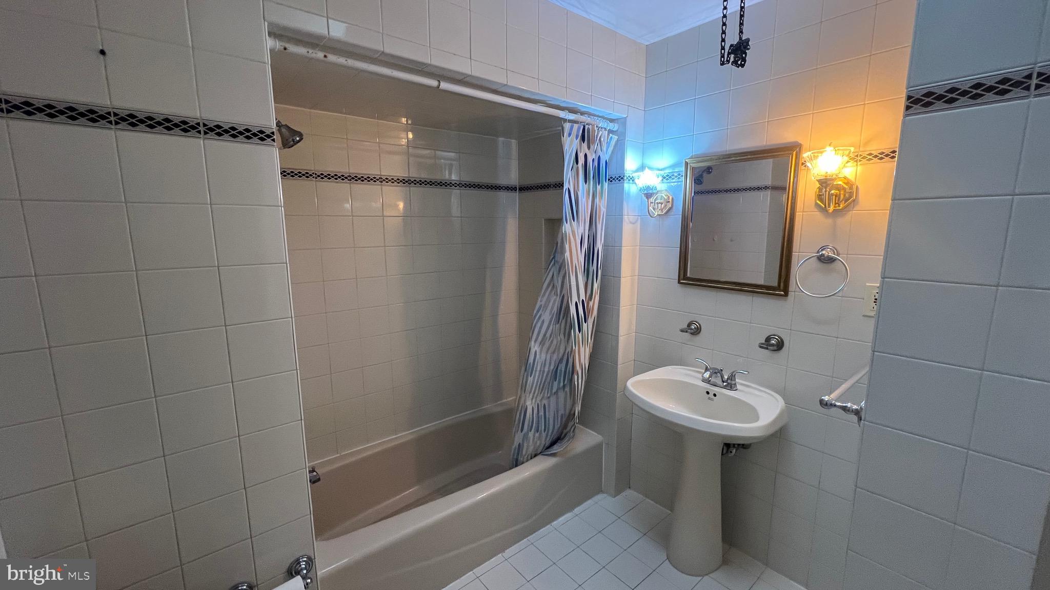 MAYFAIR - Residential Lease