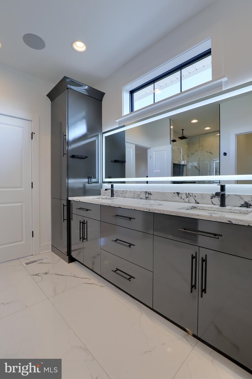 HAYDN MANOR - Residential