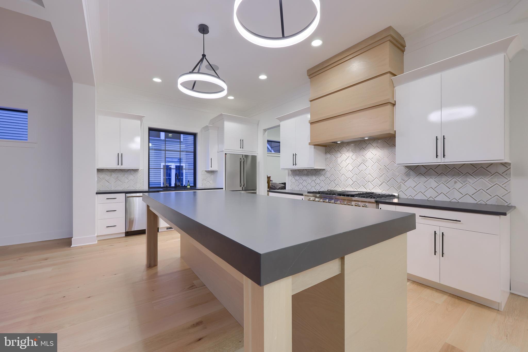 HAYDN MANOR - Residential