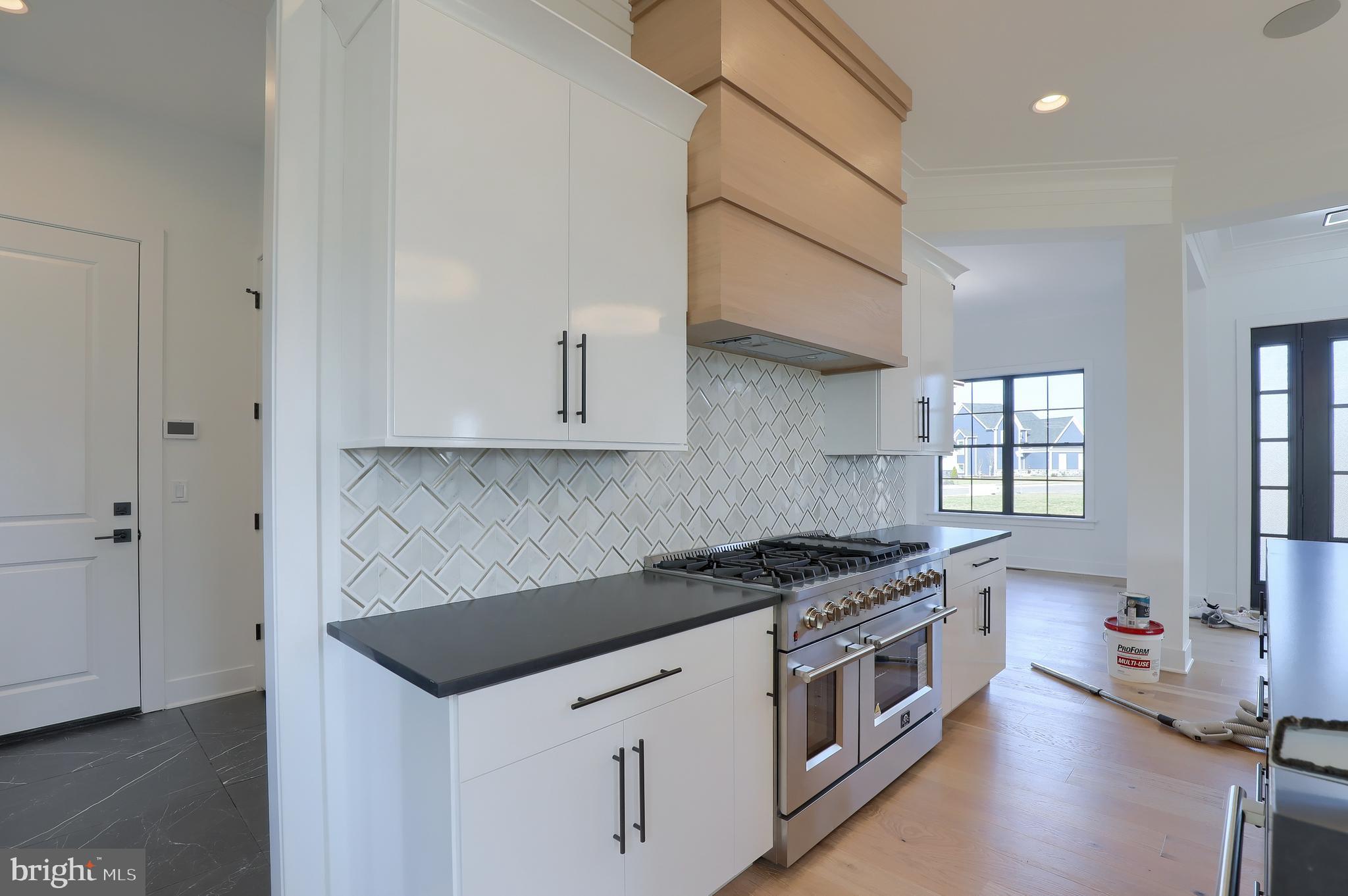 HAYDN MANOR - Residential