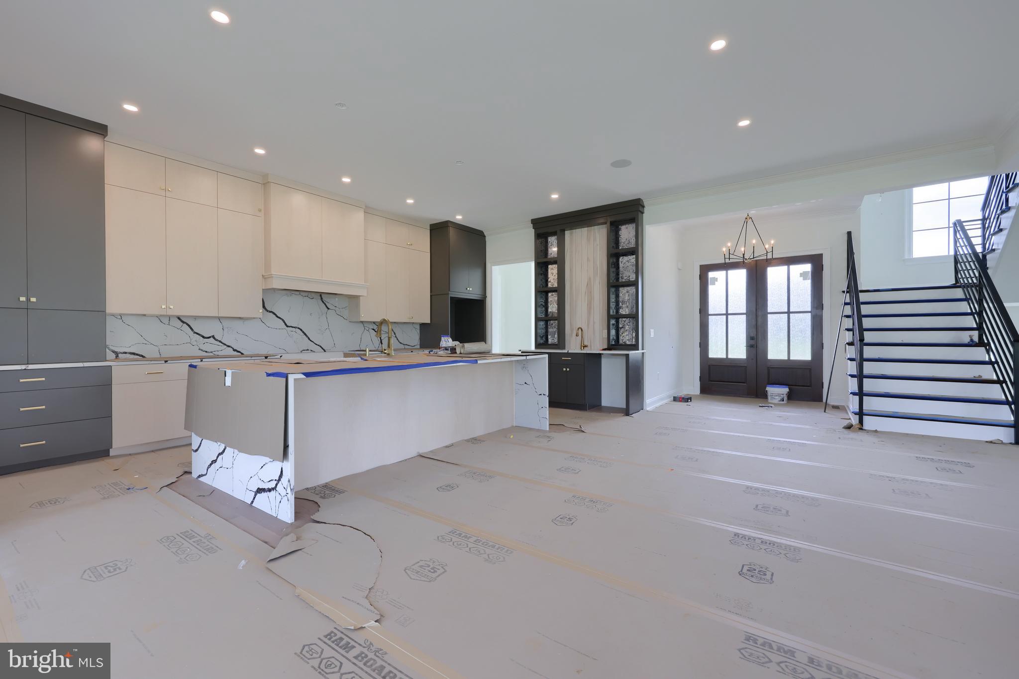 HAYDN MANOR - Residential