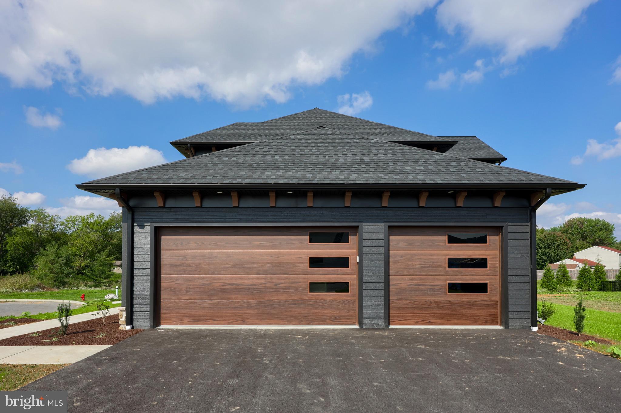 HAYDN MANOR - Residential