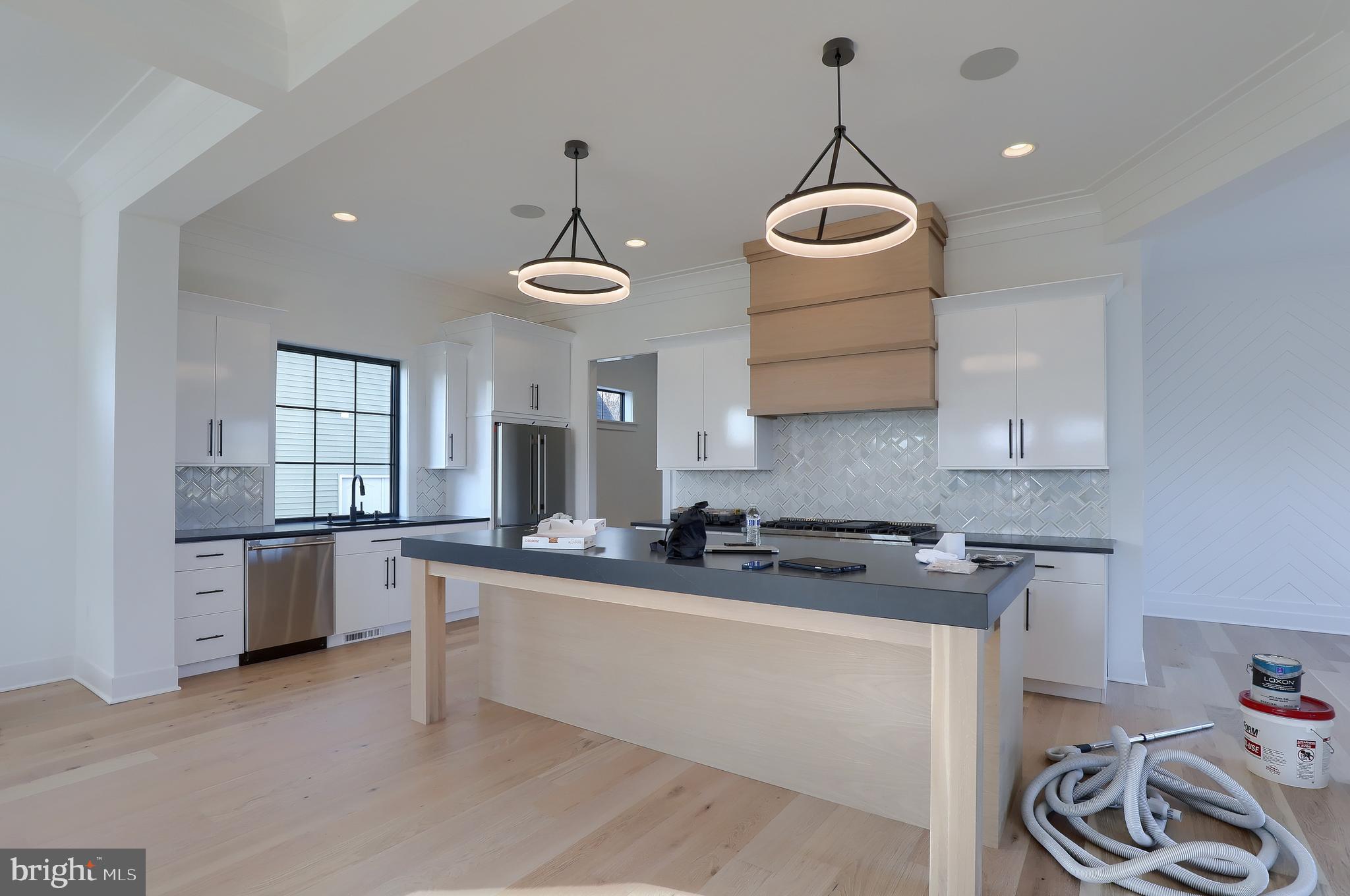 HAYDN MANOR - Residential