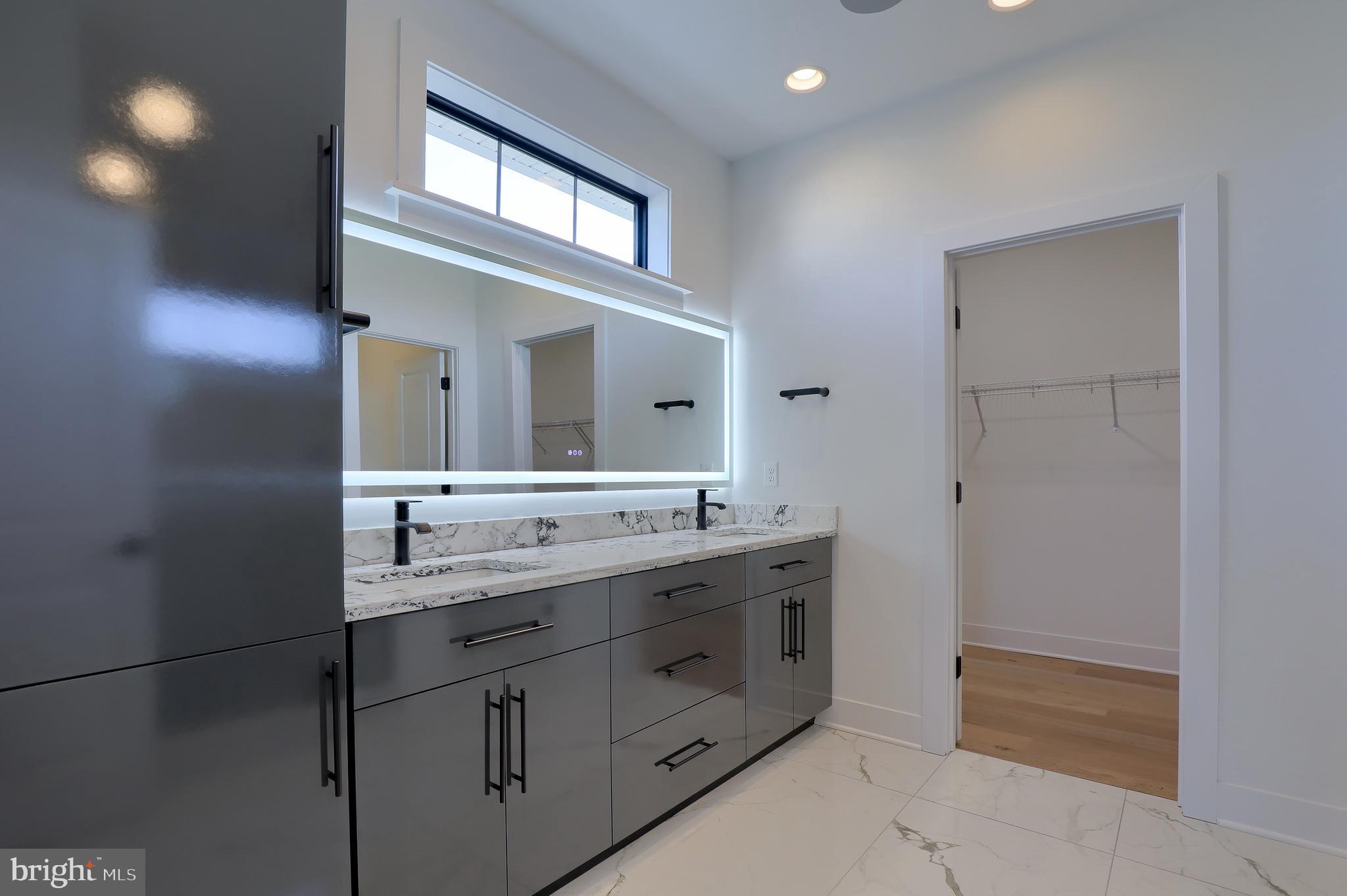 HAYDN MANOR - Residential