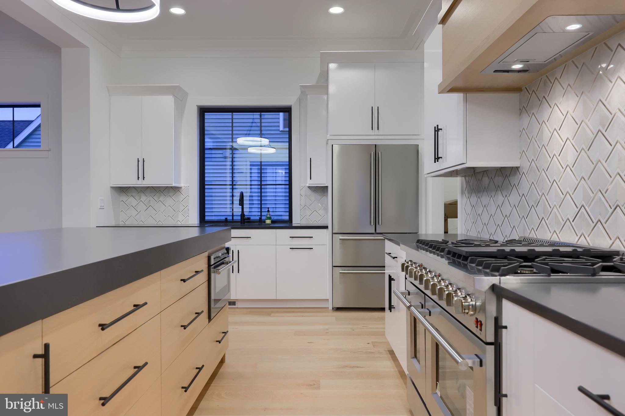 HAYDN MANOR - Residential