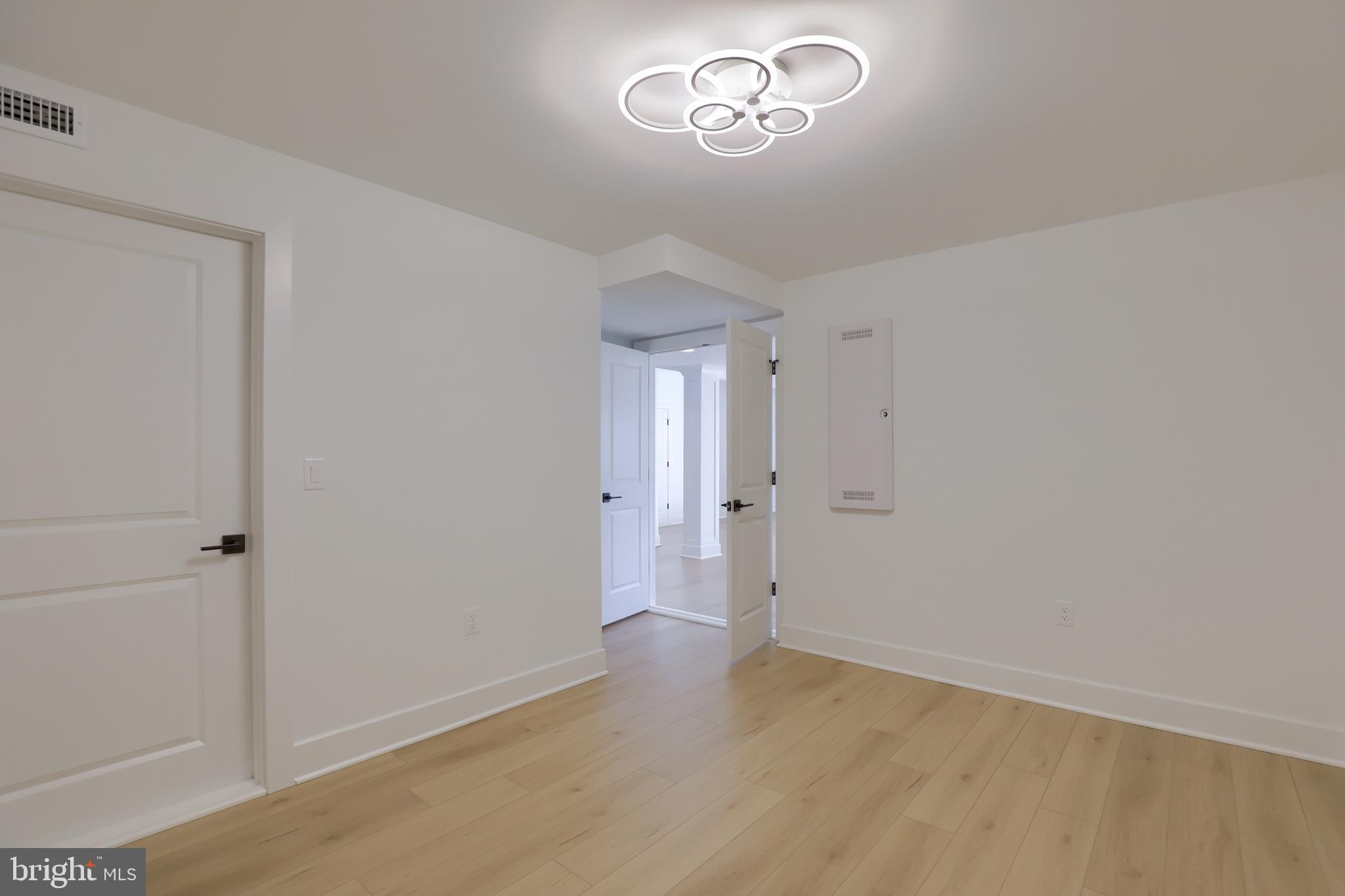 HAYDN MANOR - Residential