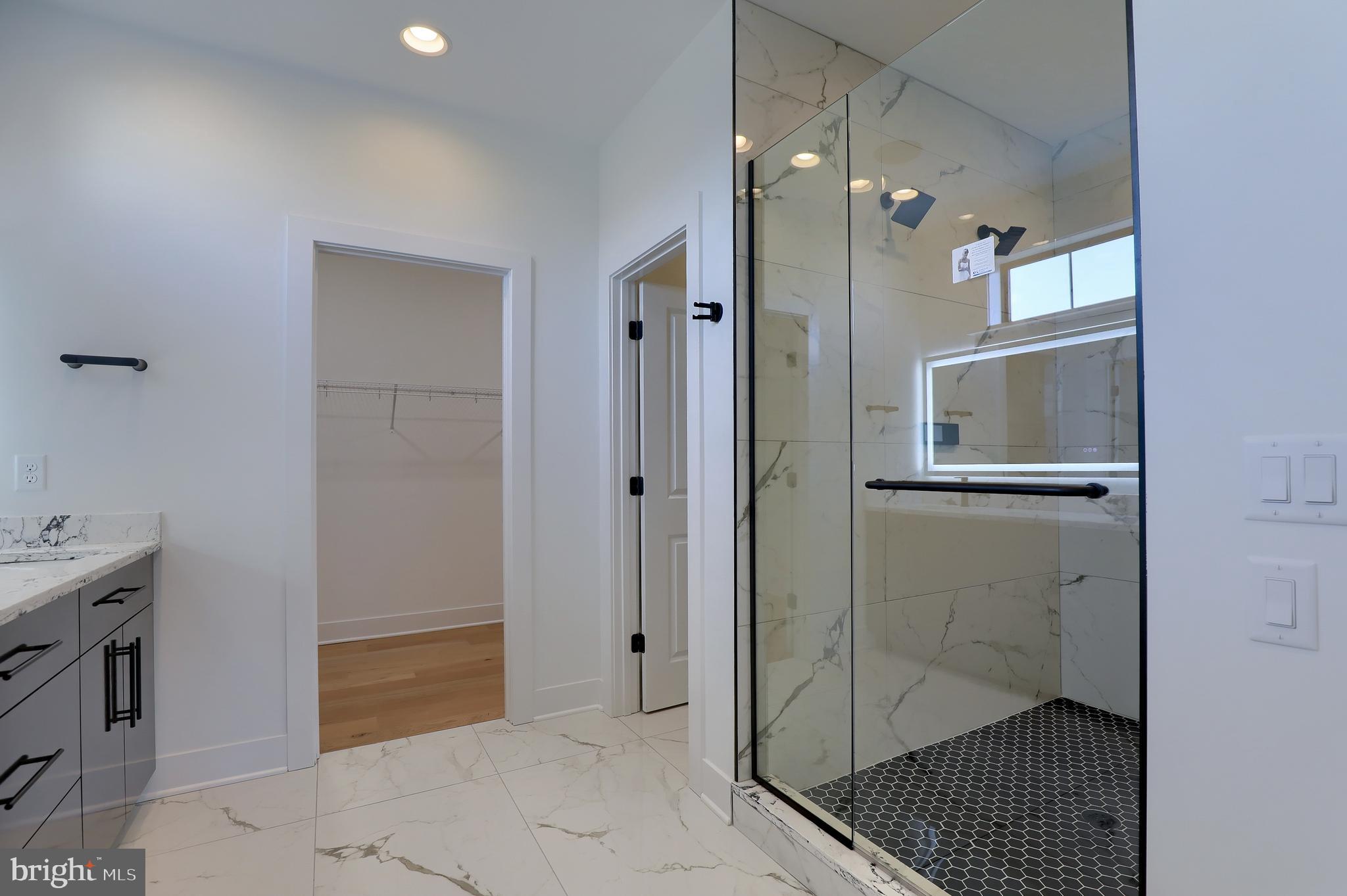 HAYDN MANOR - Residential