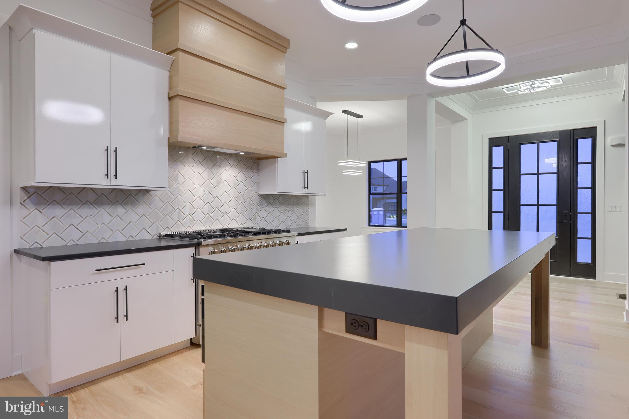 HAYDN MANOR - Residential