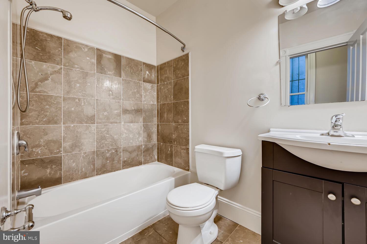 STATION NORTH ARTS DISTRICT - Residential Income