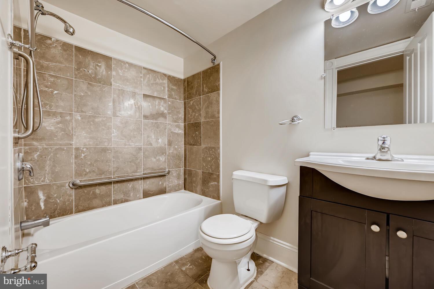 STATION NORTH ARTS DISTRICT - Residential Income