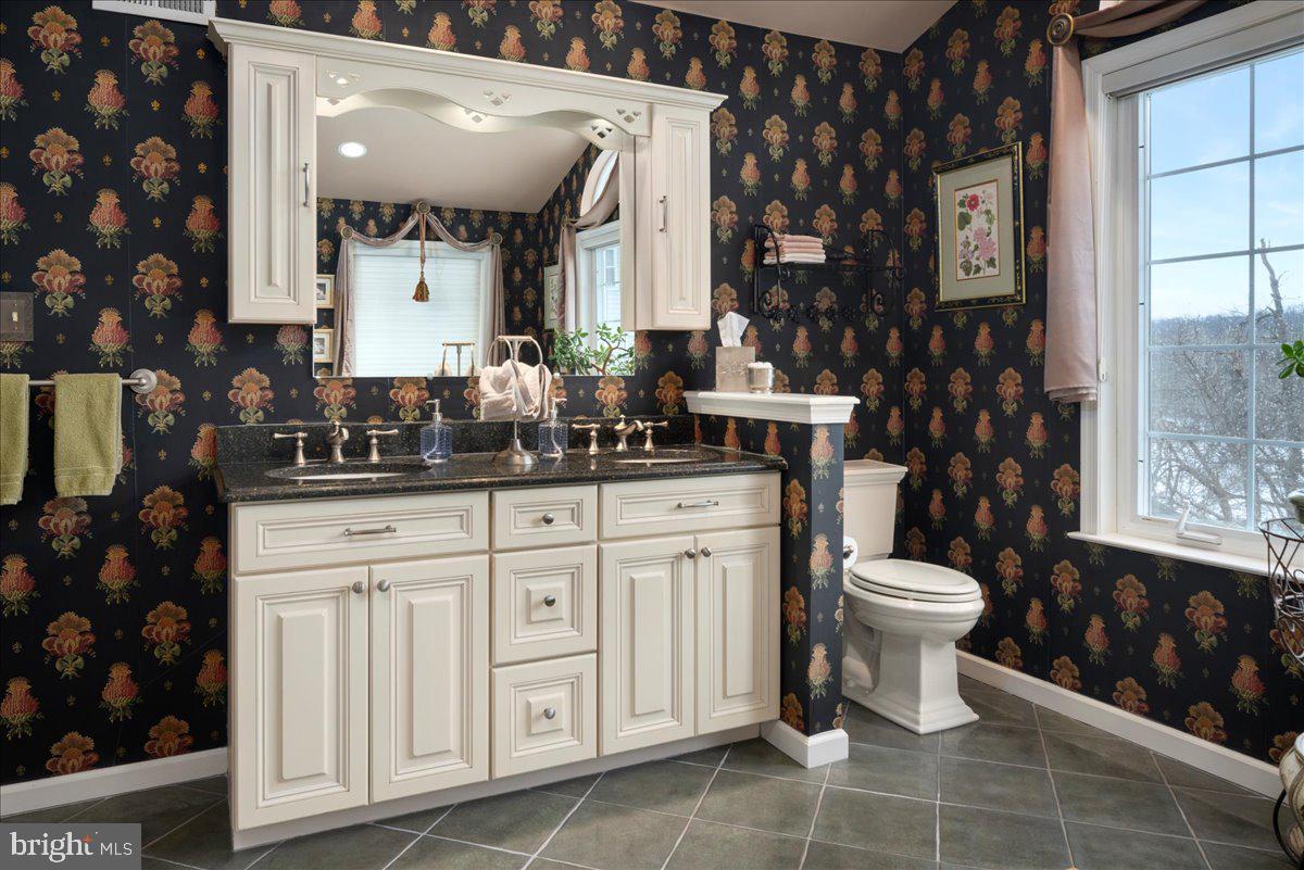 HILLCRESTSHIRE - Residential