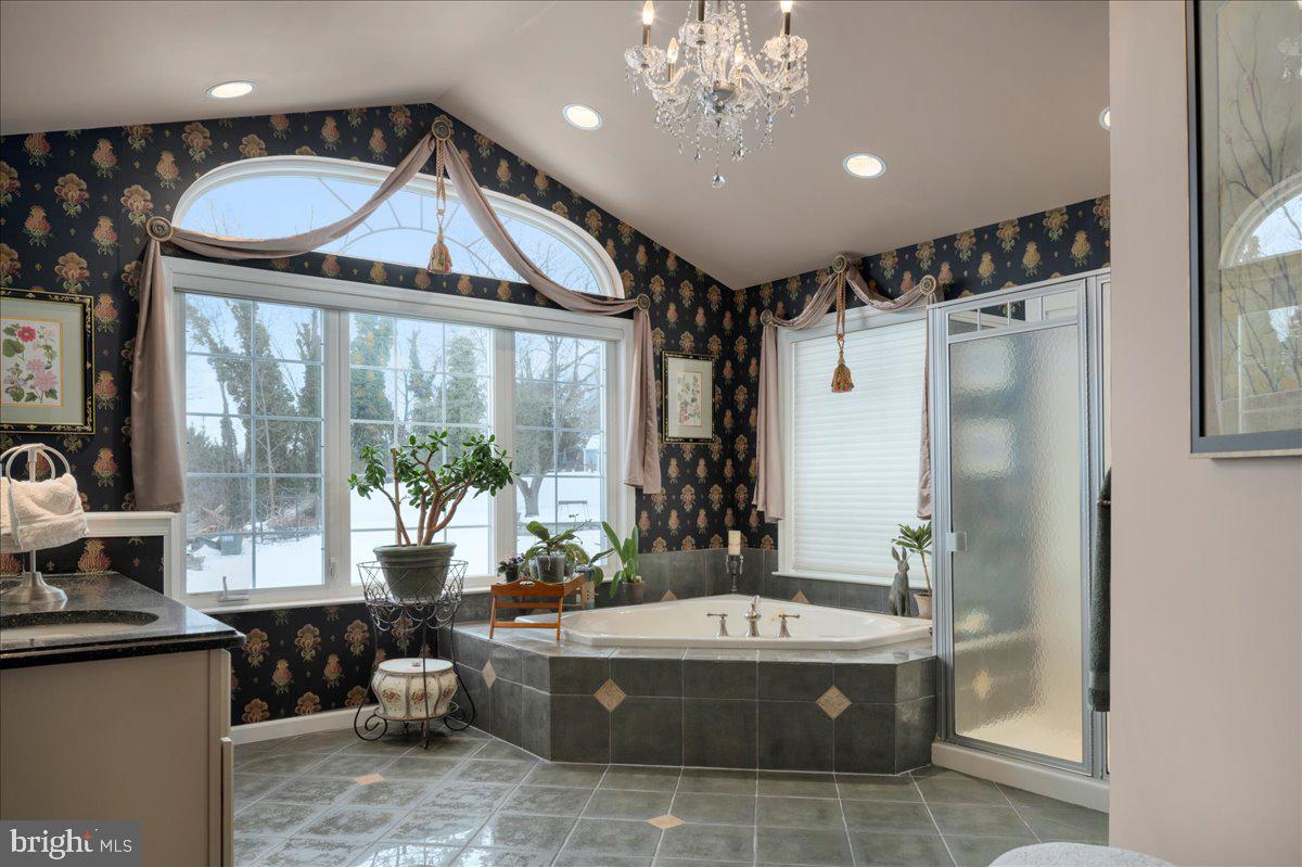 HILLCRESTSHIRE - Residential