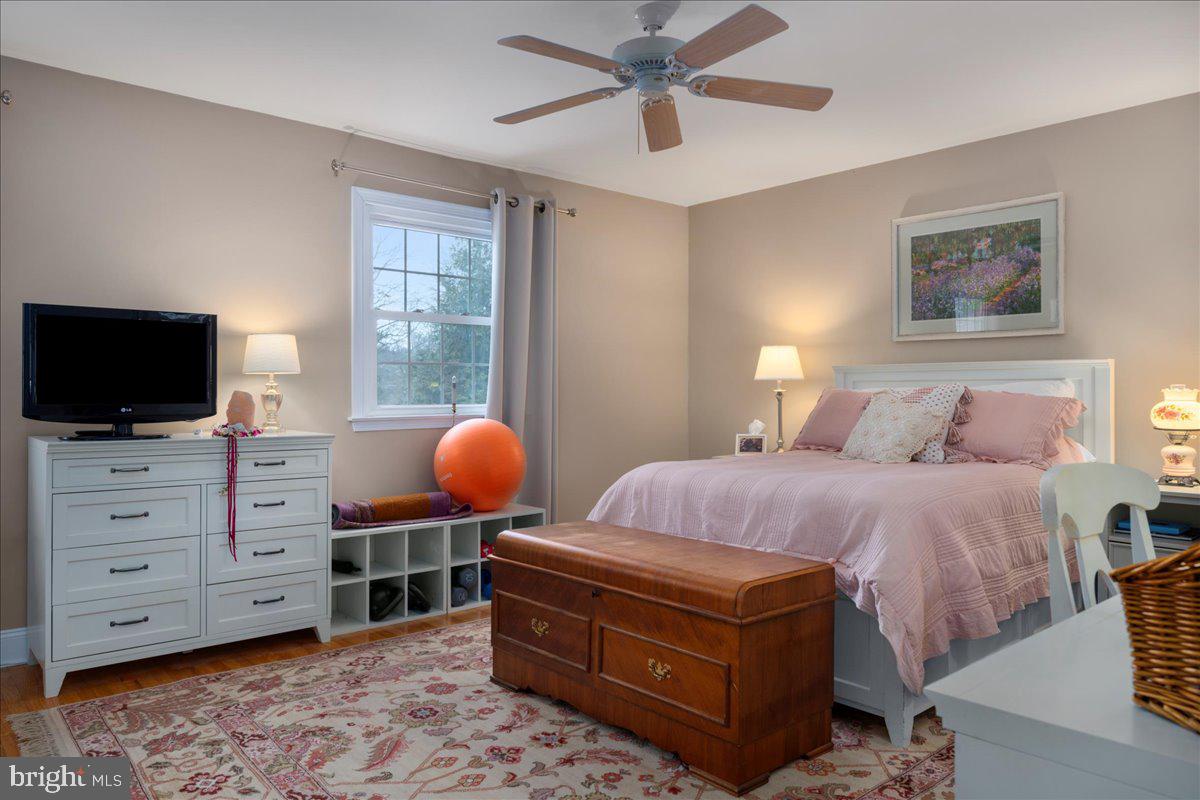 HILLCRESTSHIRE - Residential