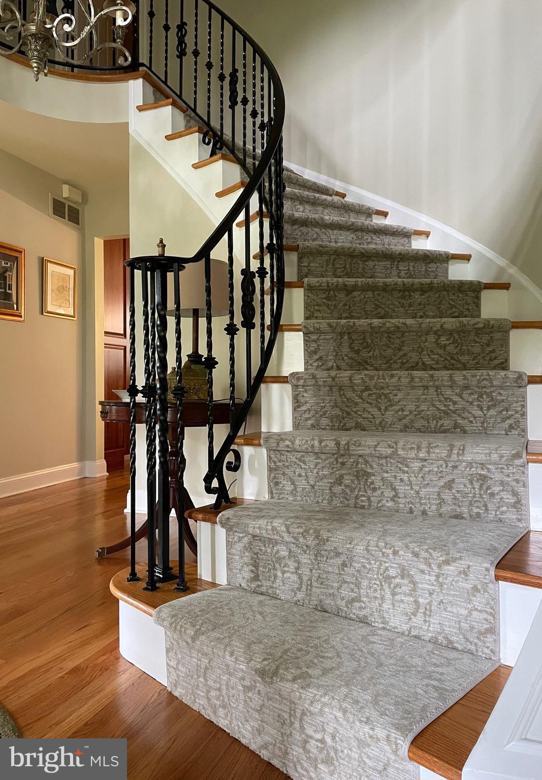 HILLCRESTSHIRE - Residential