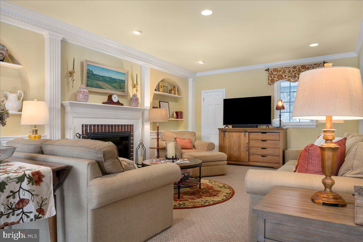 HILLCRESTSHIRE - Residential