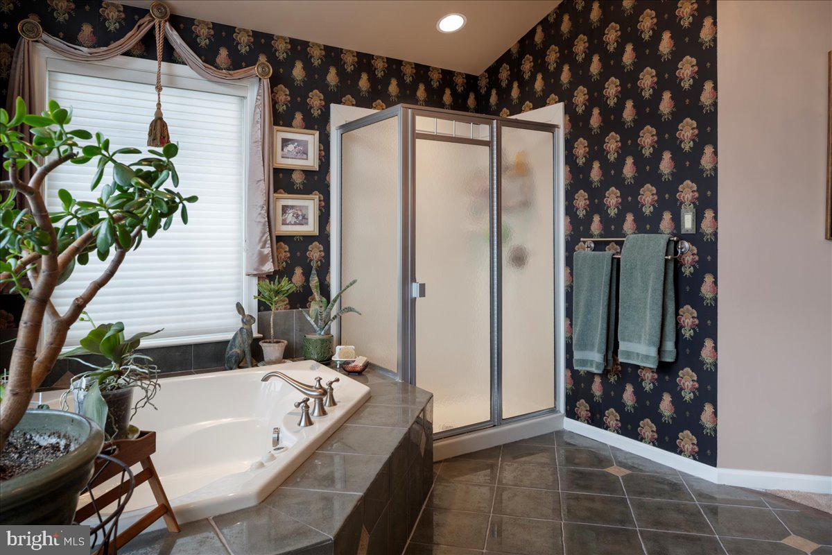 HILLCRESTSHIRE - Residential