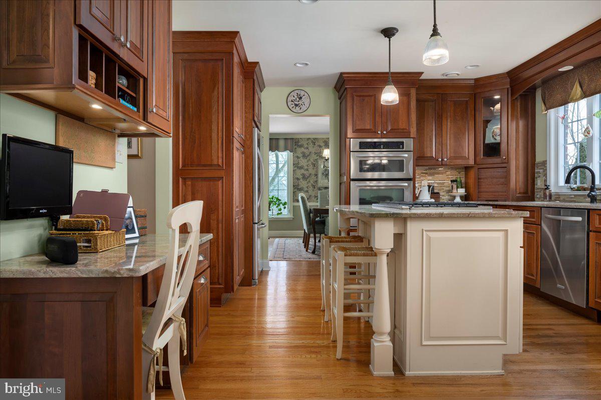 HILLCRESTSHIRE - Residential