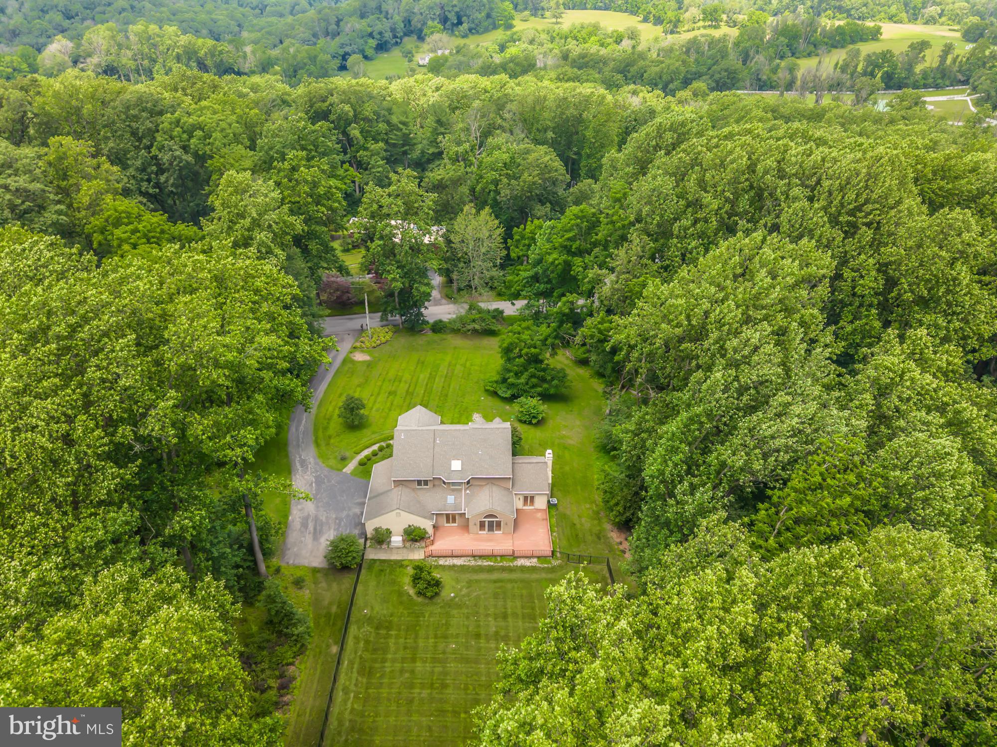 1024 TINKERHILL LANE