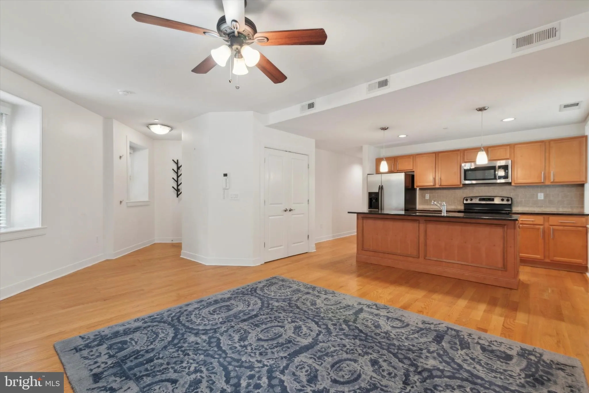 Philadelphia, Pennsylvania 19104, United States, 2 Bedrooms Bedrooms, ,2 BathroomsBathrooms,Residential,Active,90275