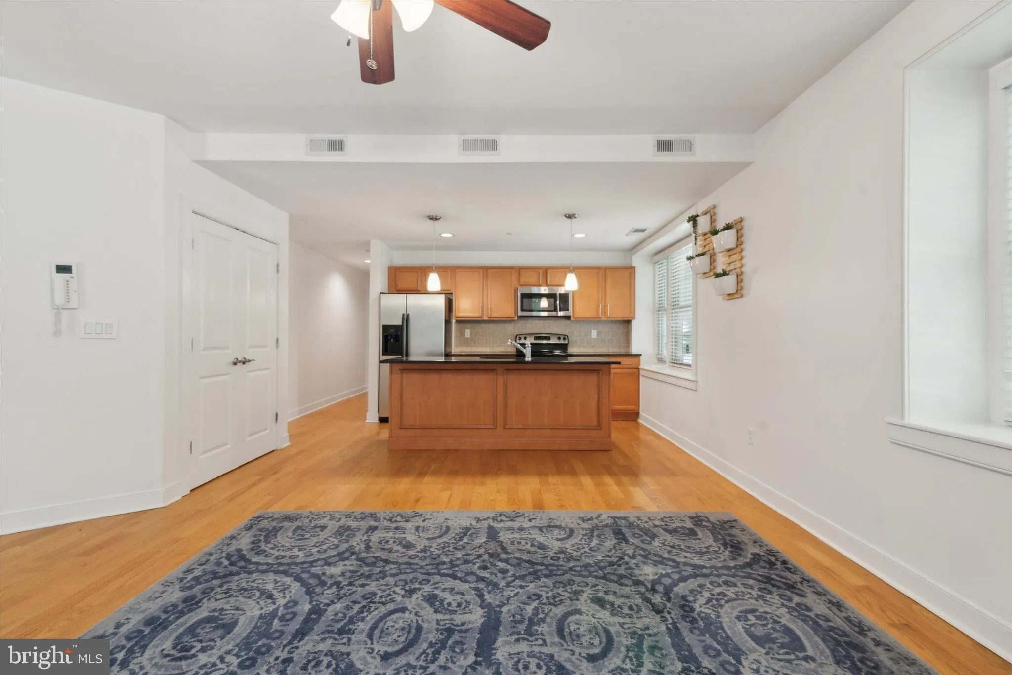 Philadelphia, Pennsylvania 19104, United States, 2 Bedrooms Bedrooms, ,2 BathroomsBathrooms,Residential,Active,90275
