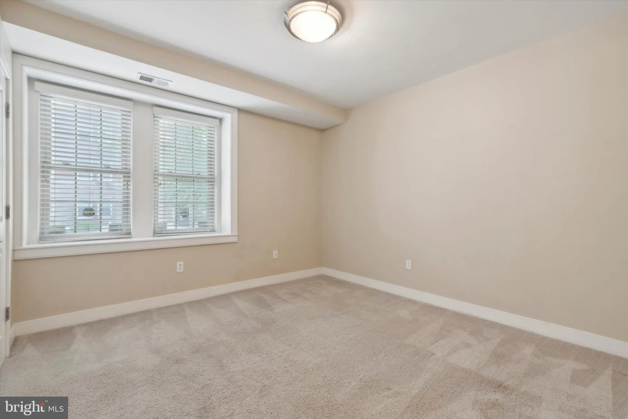 Philadelphia, Pennsylvania 19104, United States, 2 Bedrooms Bedrooms, ,2 BathroomsBathrooms,Residential,Active,90275