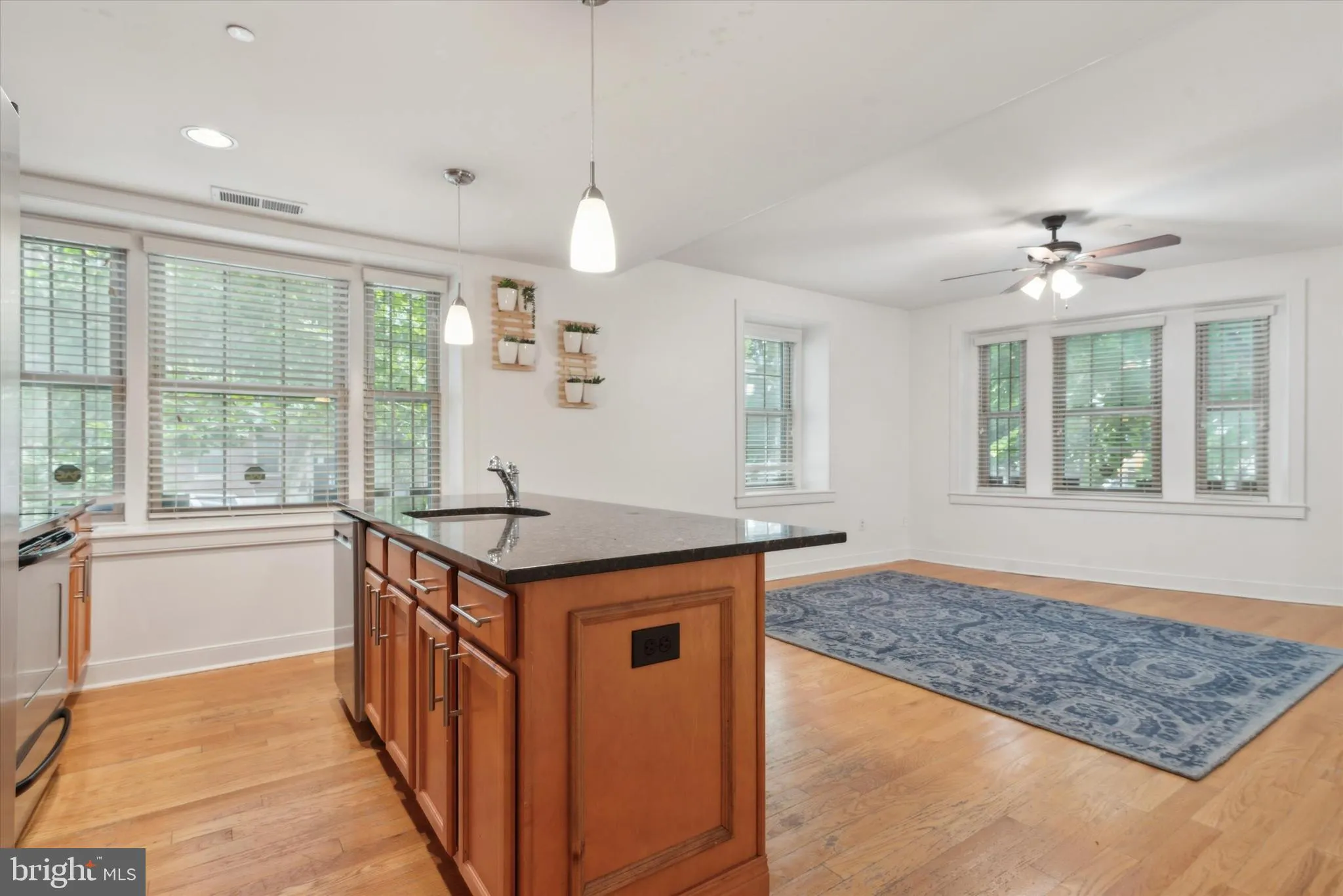 Philadelphia, Pennsylvania 19104, United States, 2 Bedrooms Bedrooms, ,2 BathroomsBathrooms,Residential,Active,90275