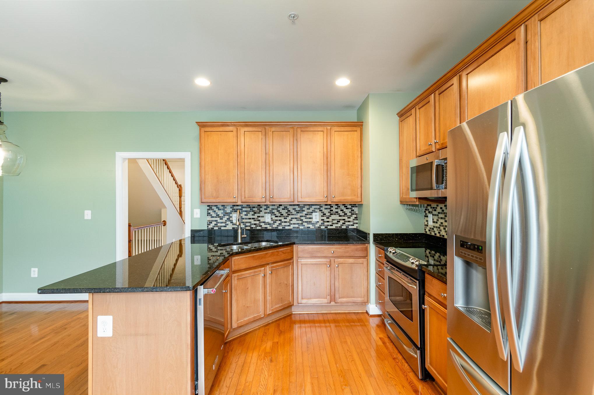 WHISPERING CREEK - Residential