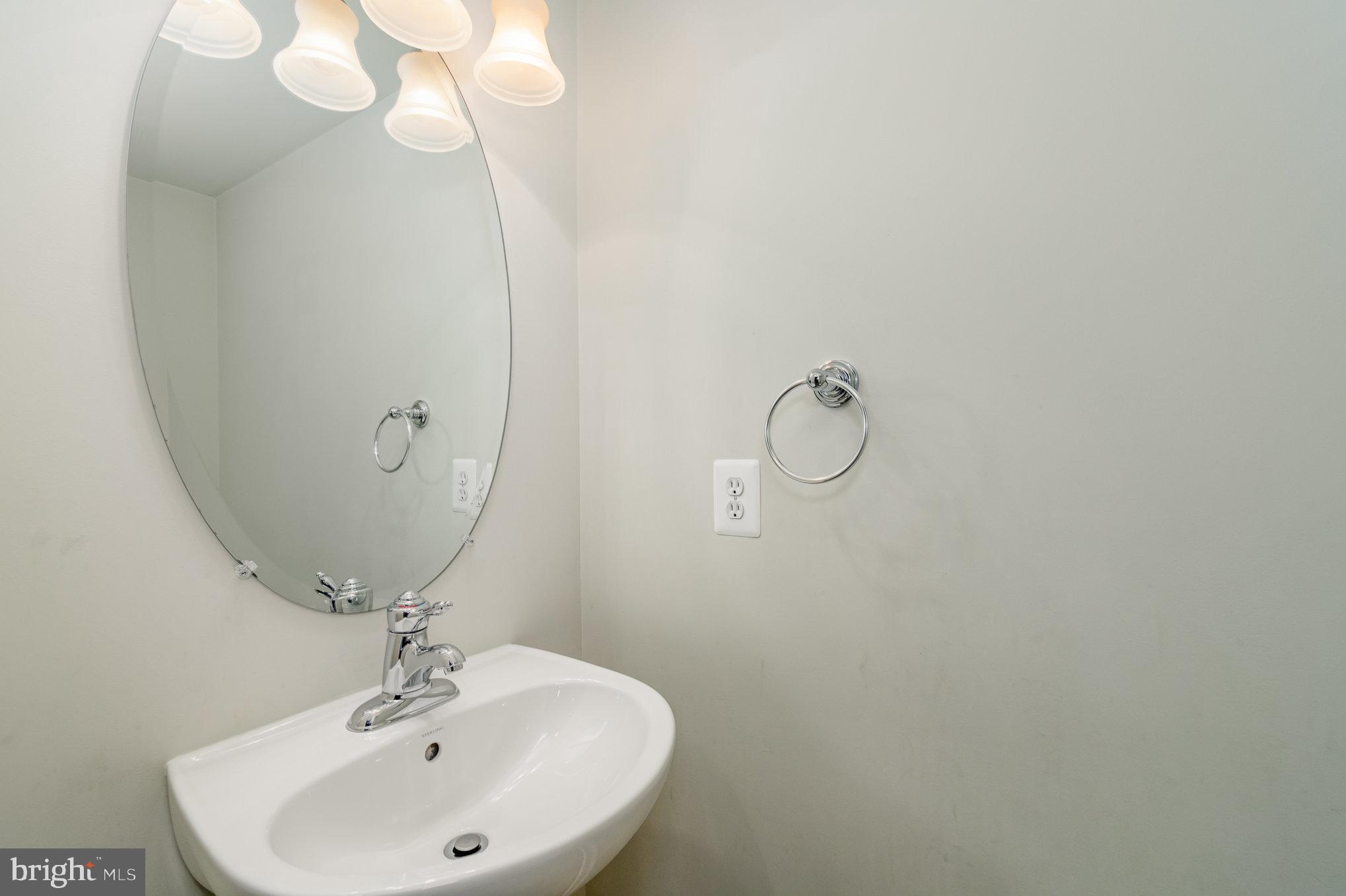 WHISPERING CREEK - Residential