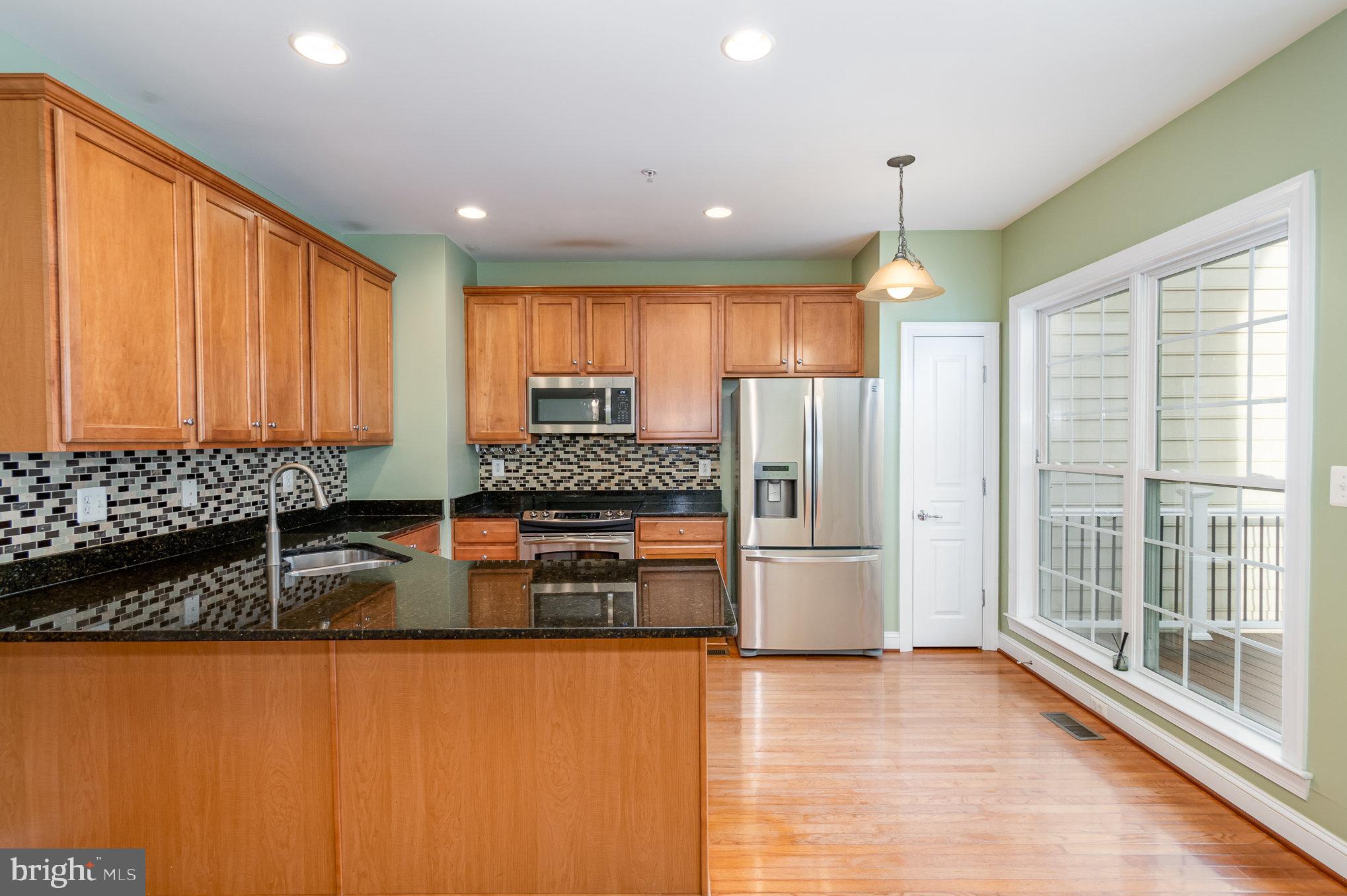 WHISPERING CREEK - Residential