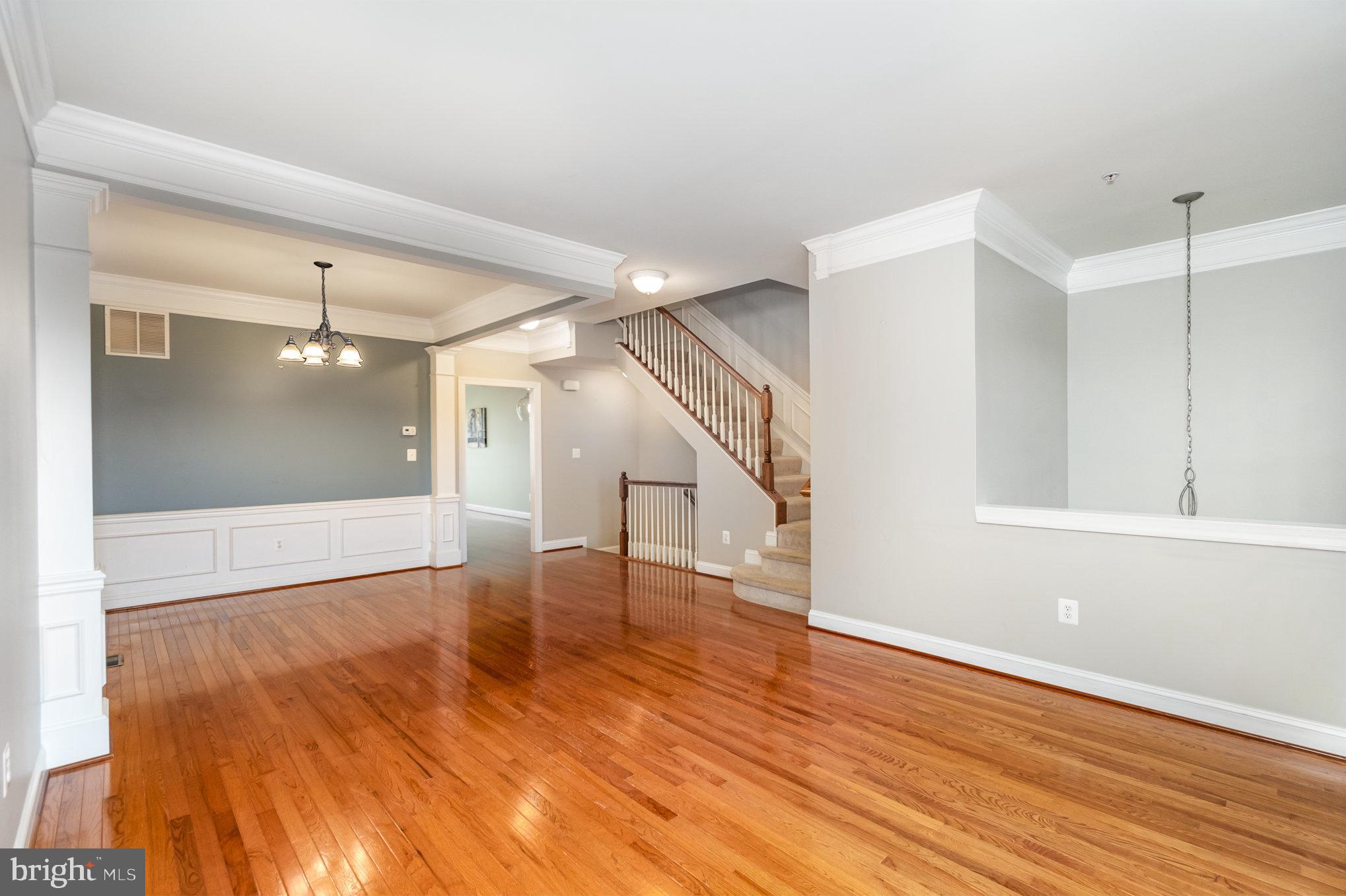 WHISPERING CREEK - Residential