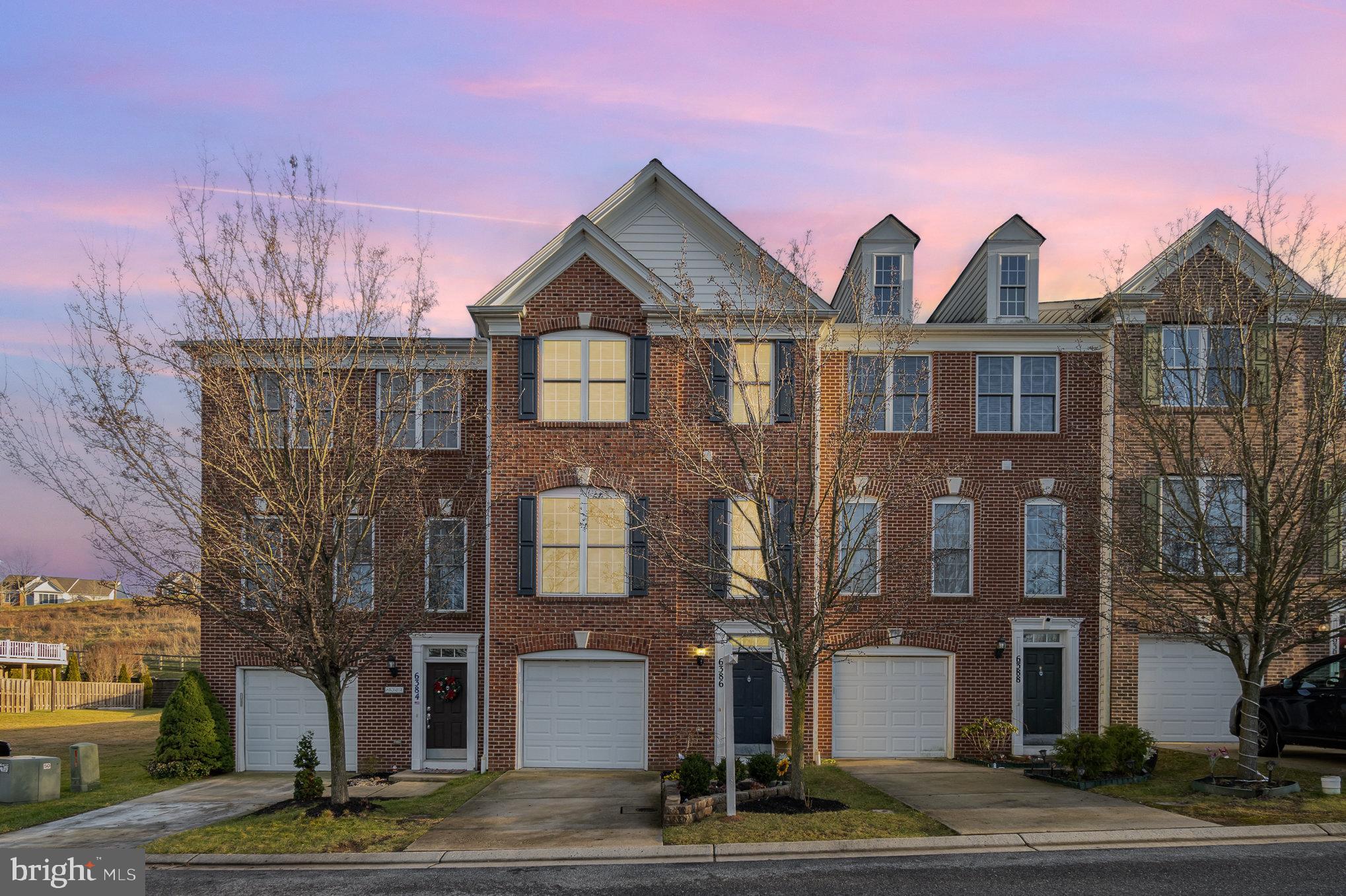 WHISPERING CREEK - Residential