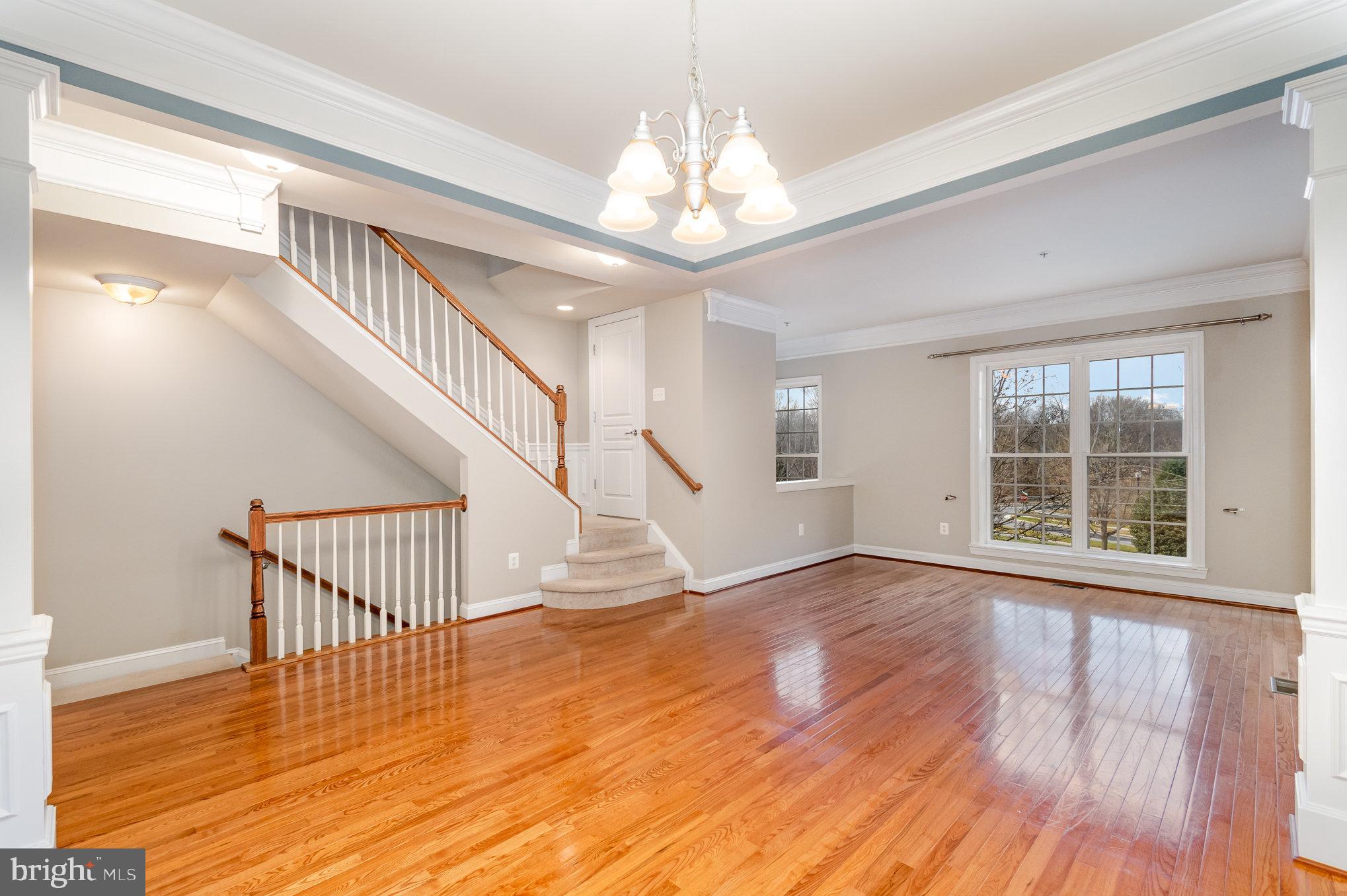 WHISPERING CREEK - Residential