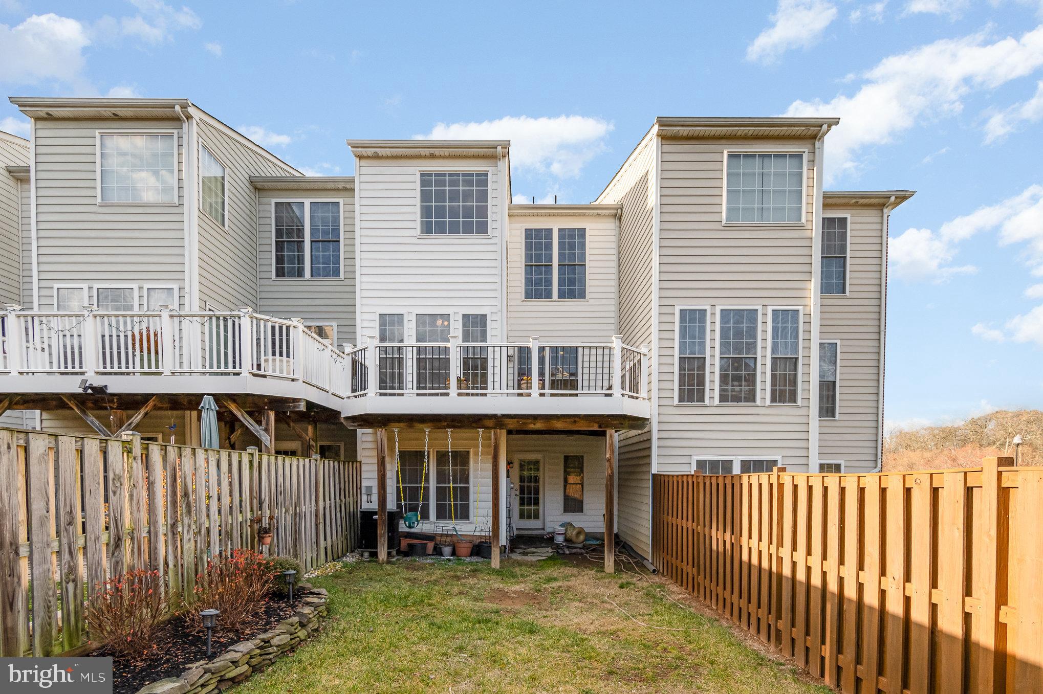 WHISPERING CREEK - Residential