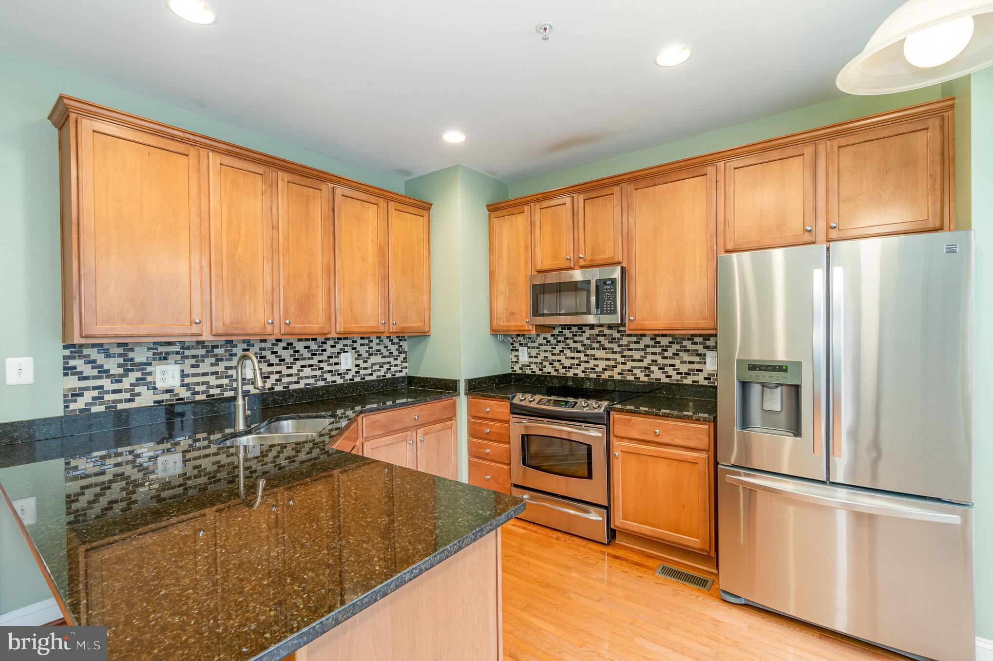 WHISPERING CREEK - Residential