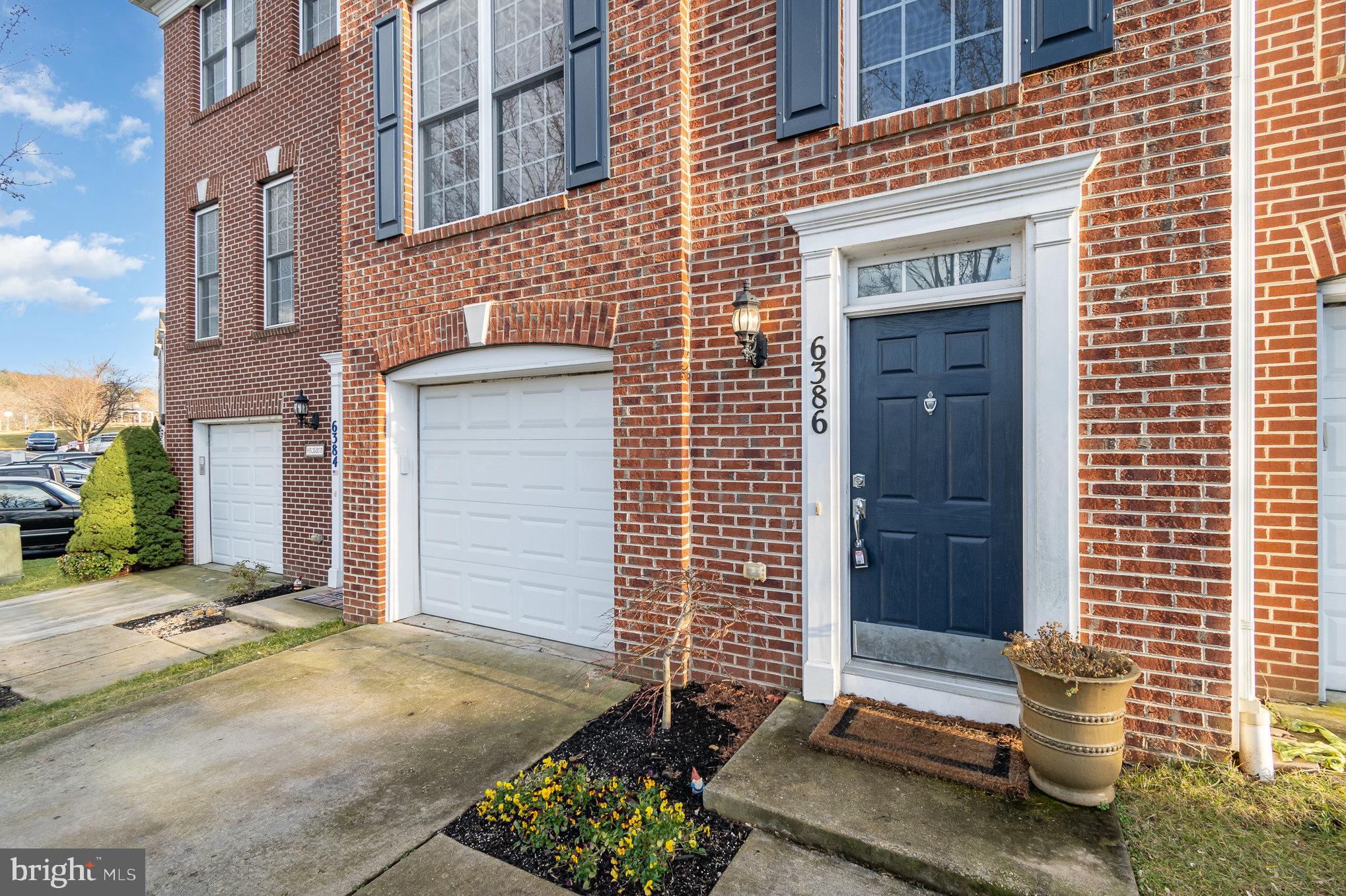 WHISPERING CREEK - Residential