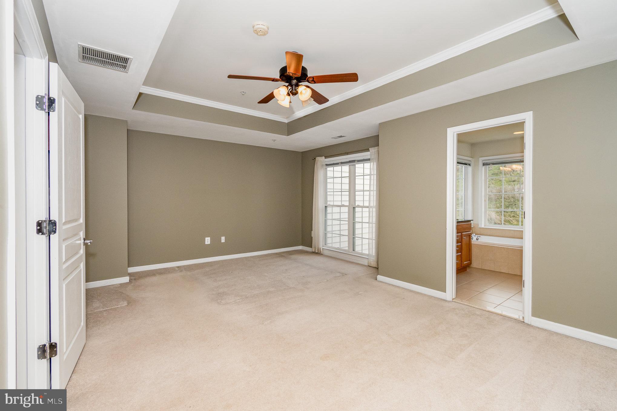 WHISPERING CREEK - Residential