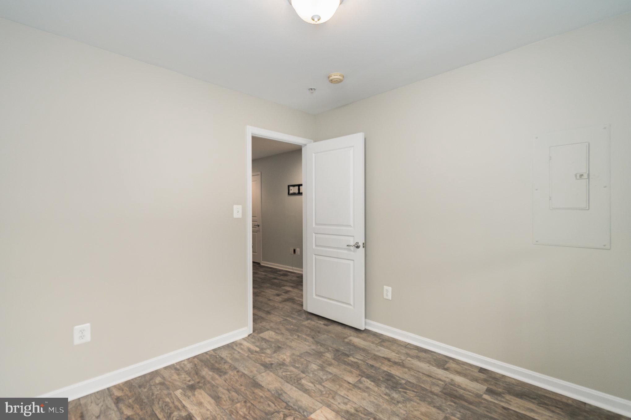 WHISPERING CREEK - Residential