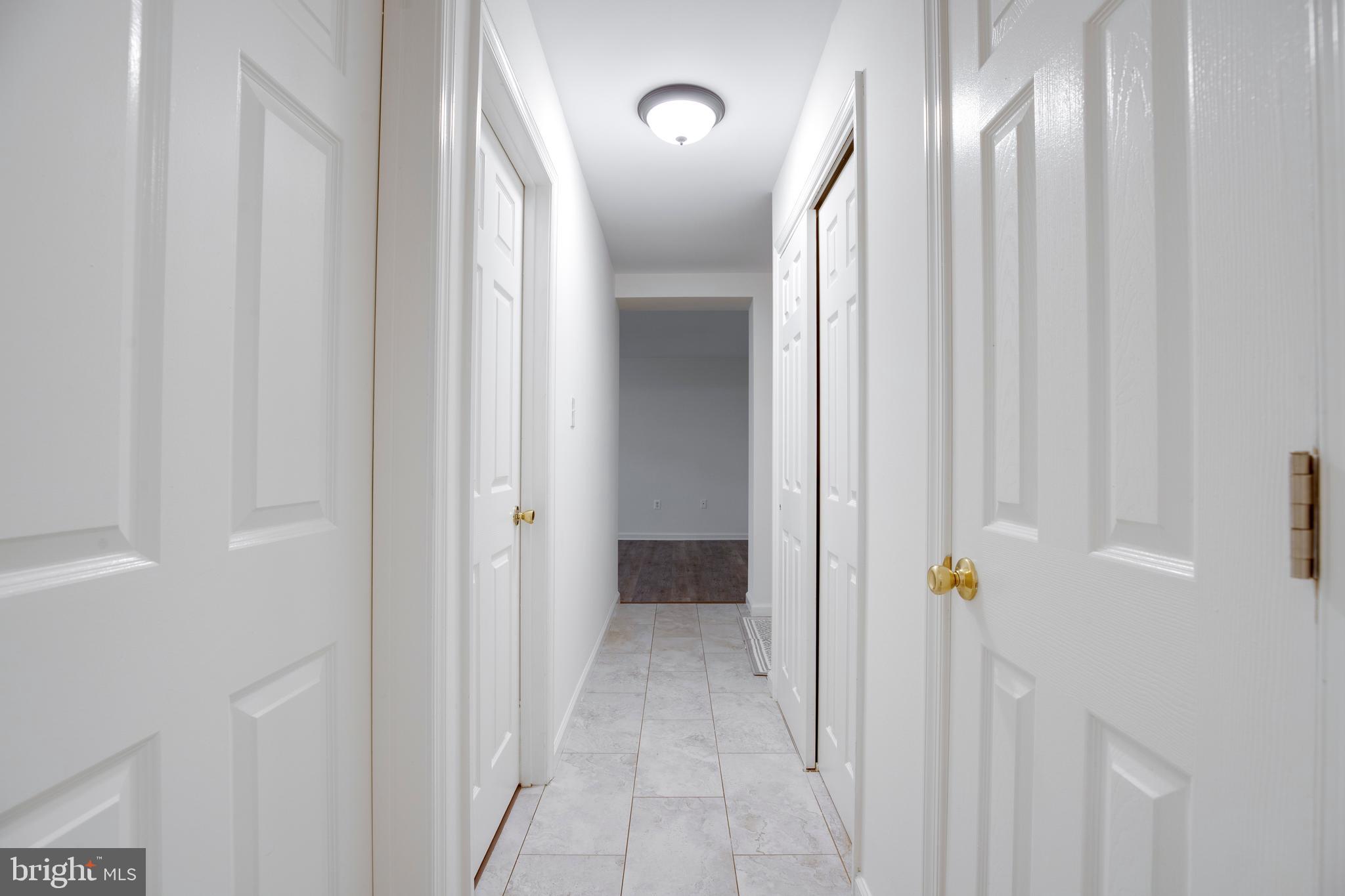 BRIARWOOD COURT - Residential Lease