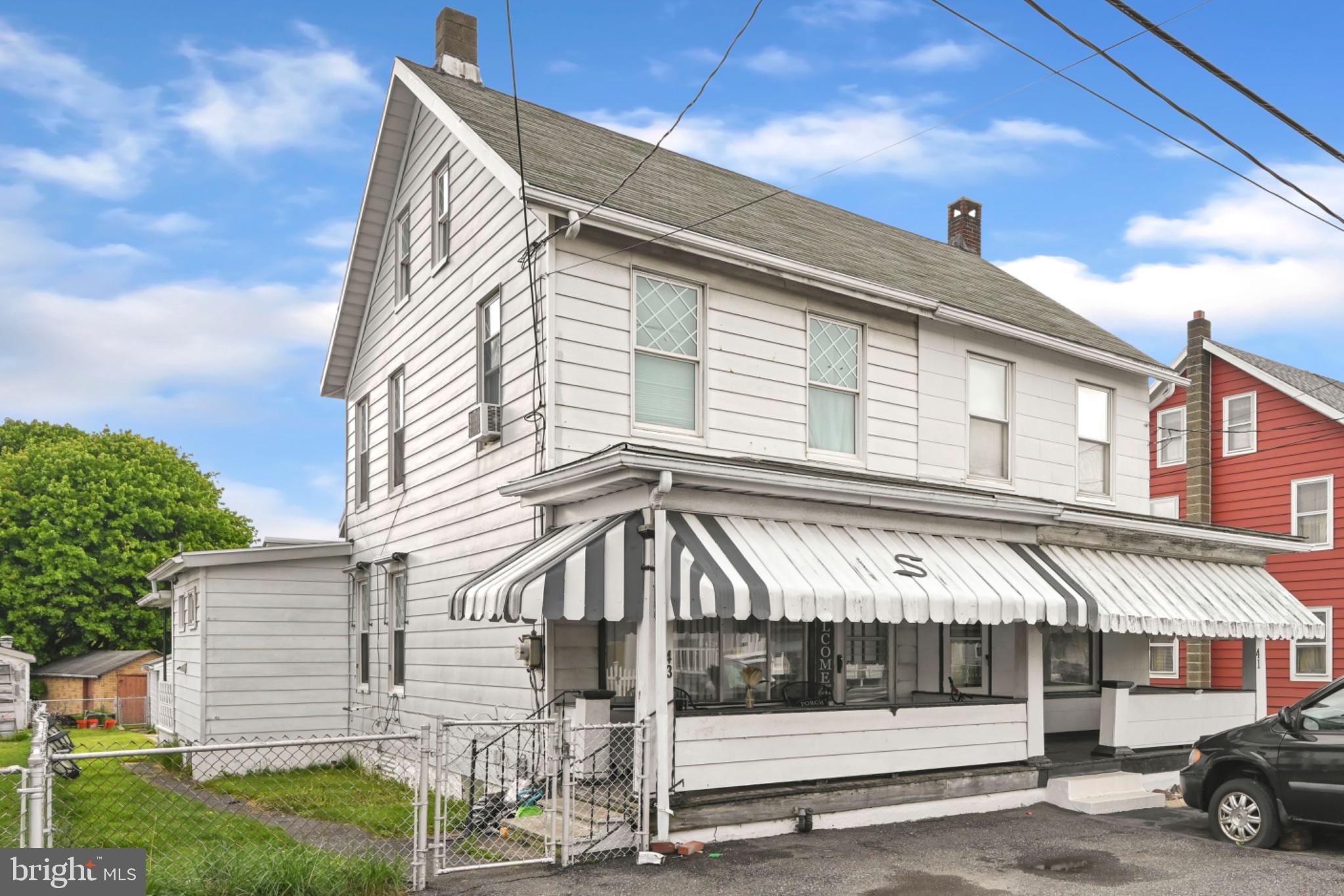 43 LAKESIDE ROAD