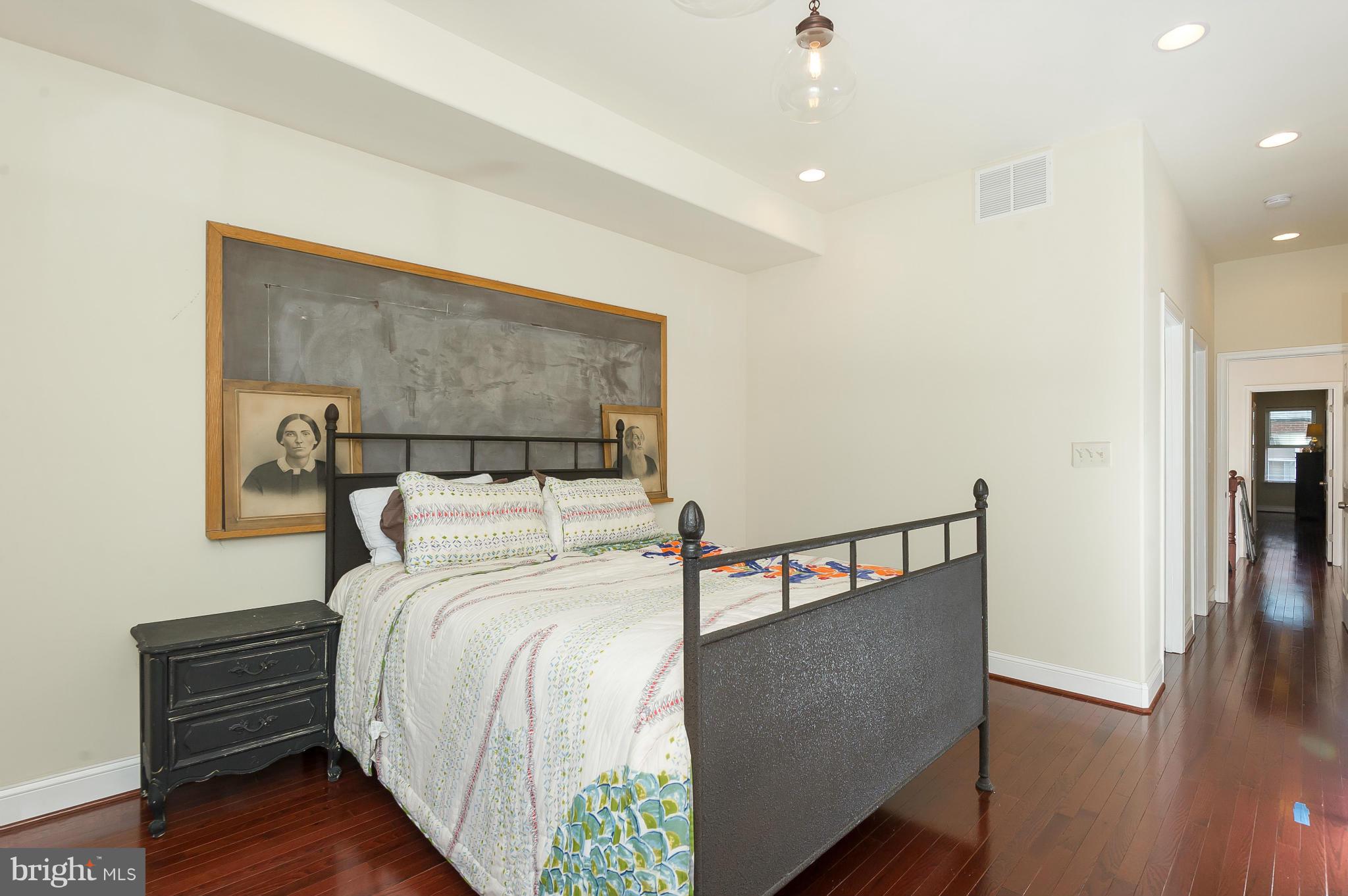 LOCUST POINT - Residential