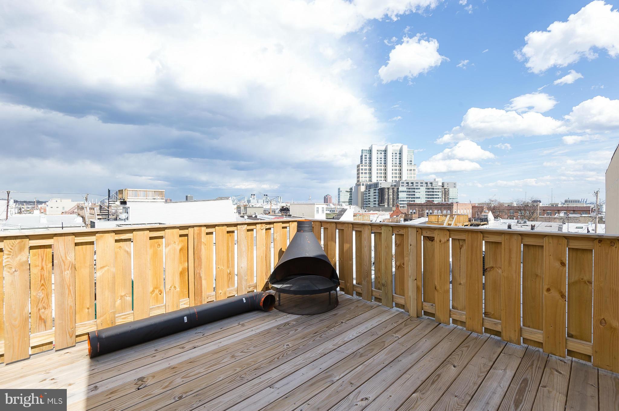 LOCUST POINT - Residential