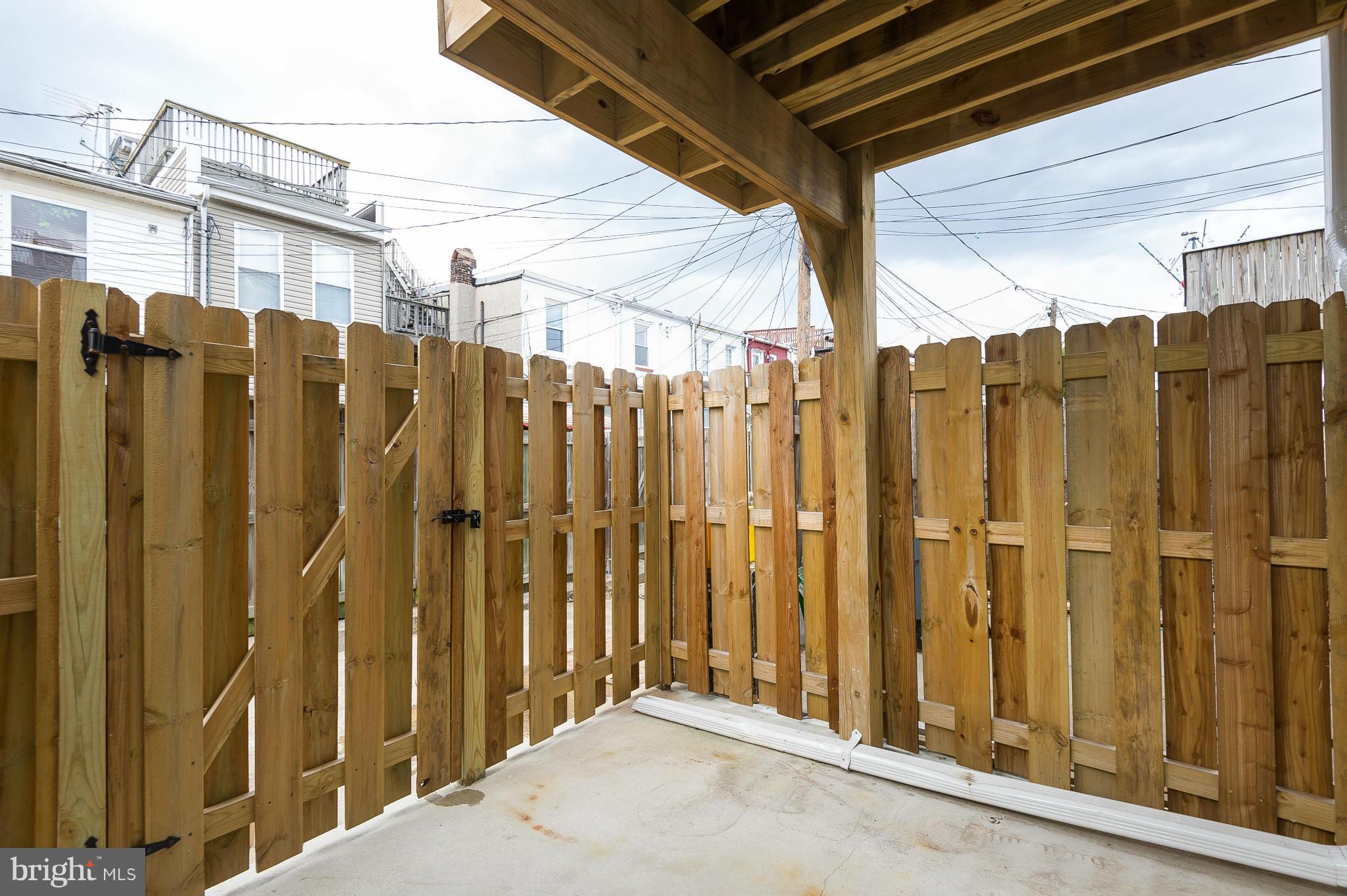 LOCUST POINT - Residential