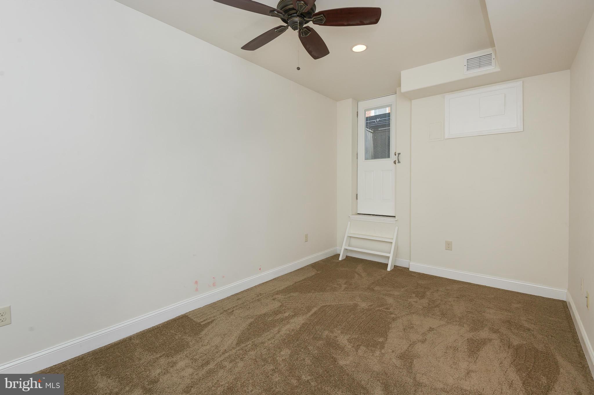 LOCUST POINT - Residential