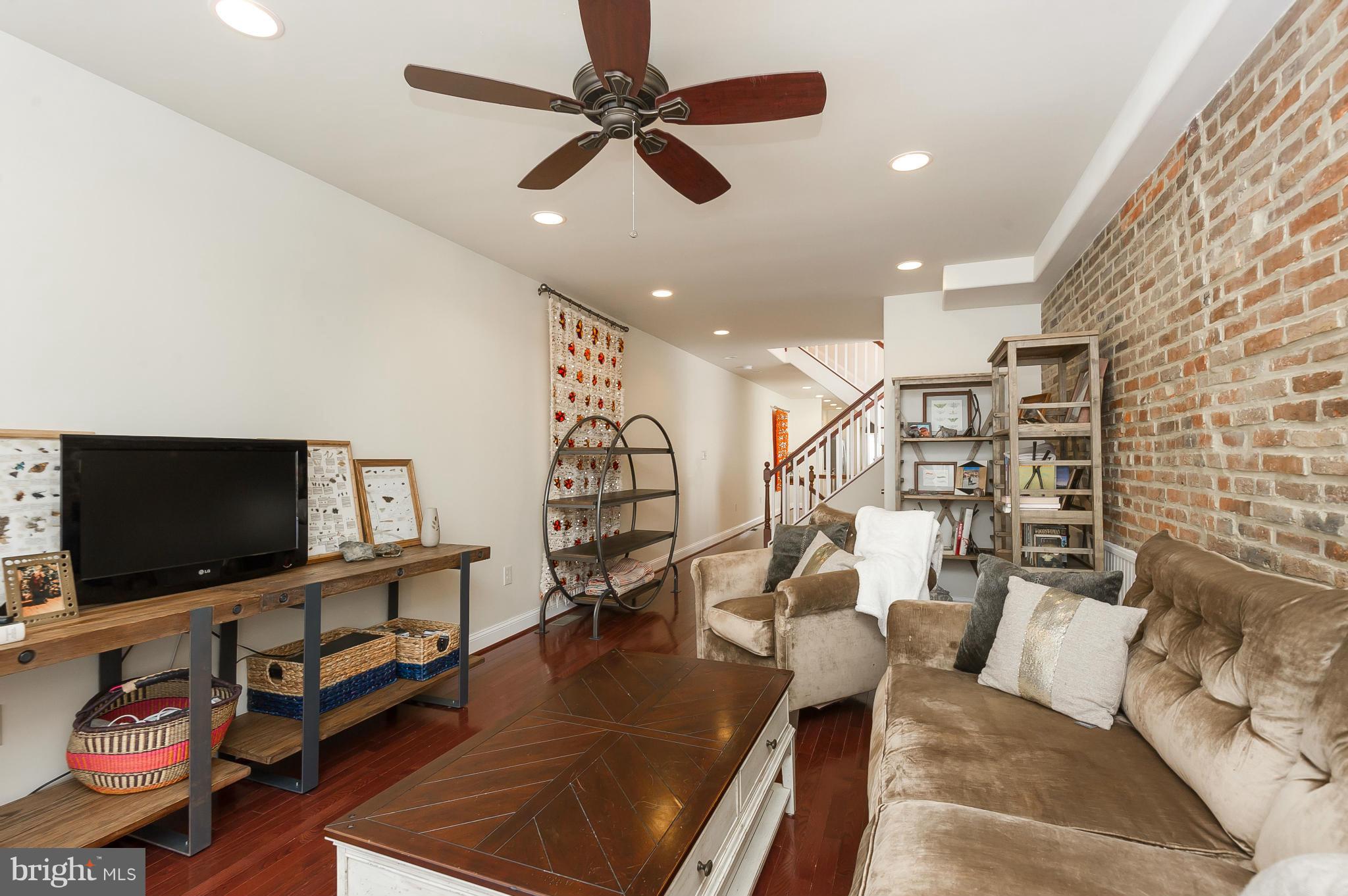 LOCUST POINT - Residential