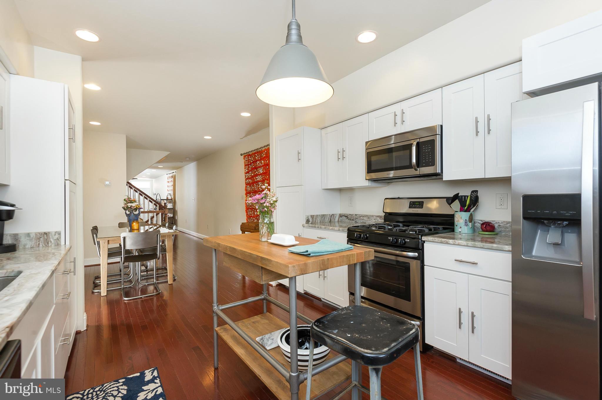 LOCUST POINT - Residential