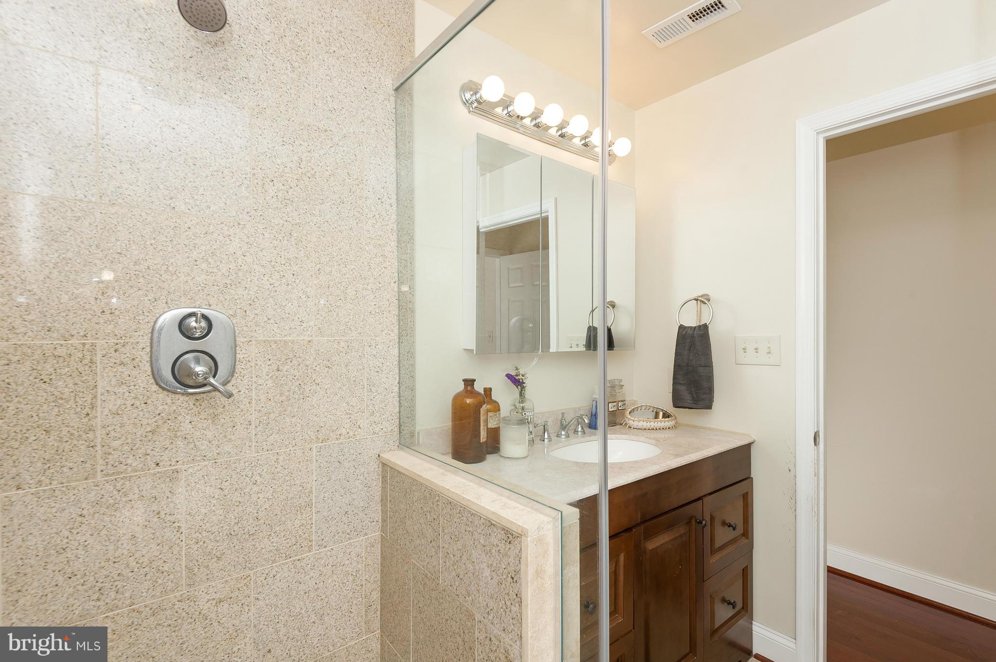 LOCUST POINT - Residential