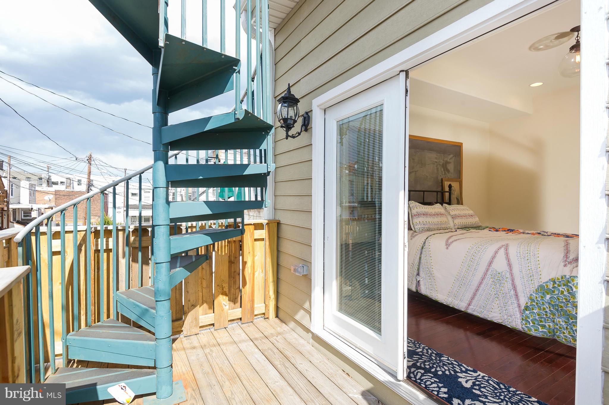 LOCUST POINT - Residential