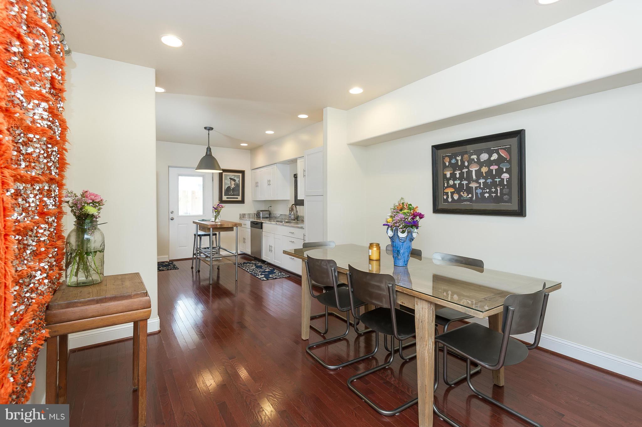 LOCUST POINT - Residential