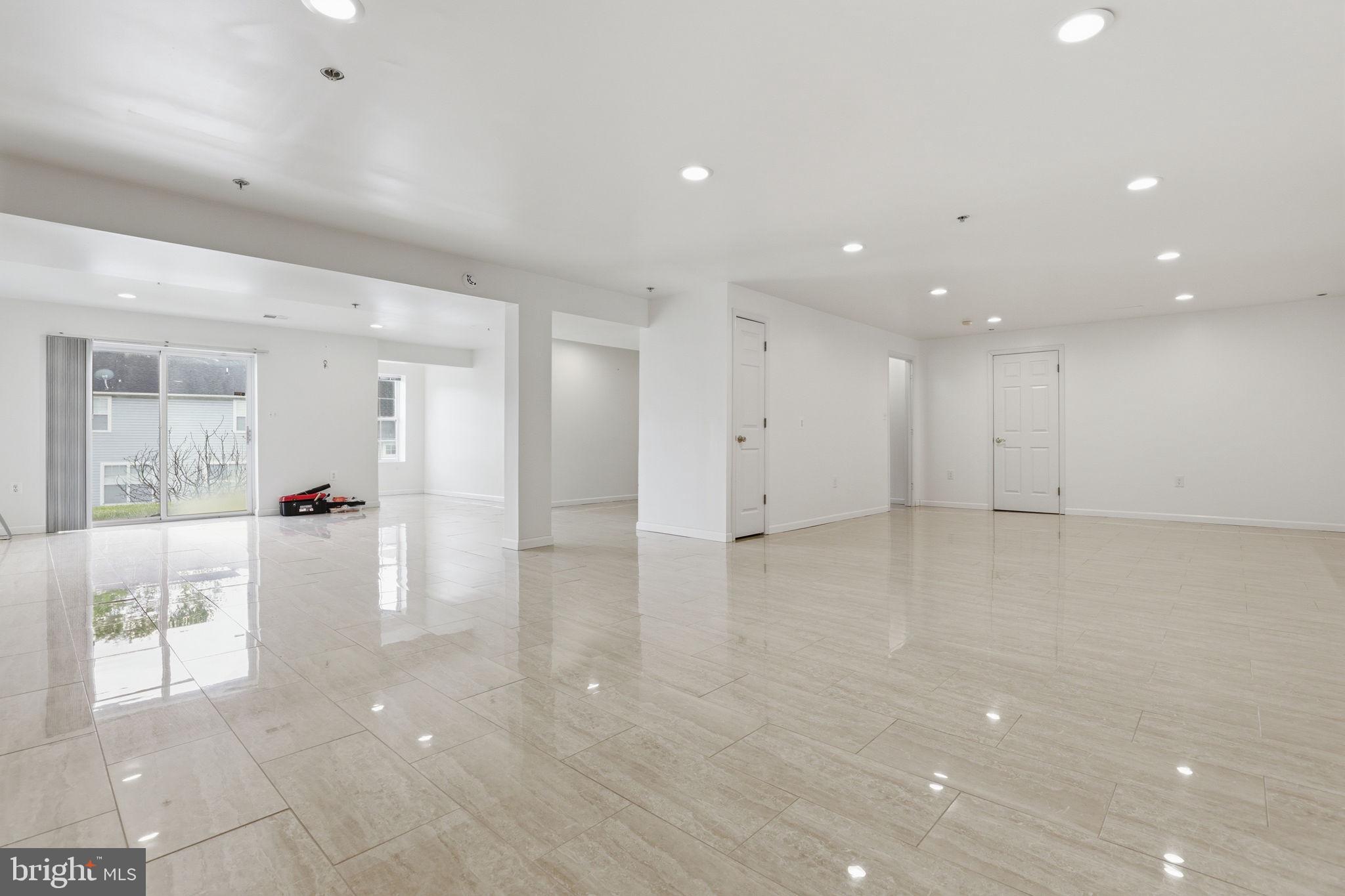 TARTAN SOUTH-PLAT FOUR> - Residential